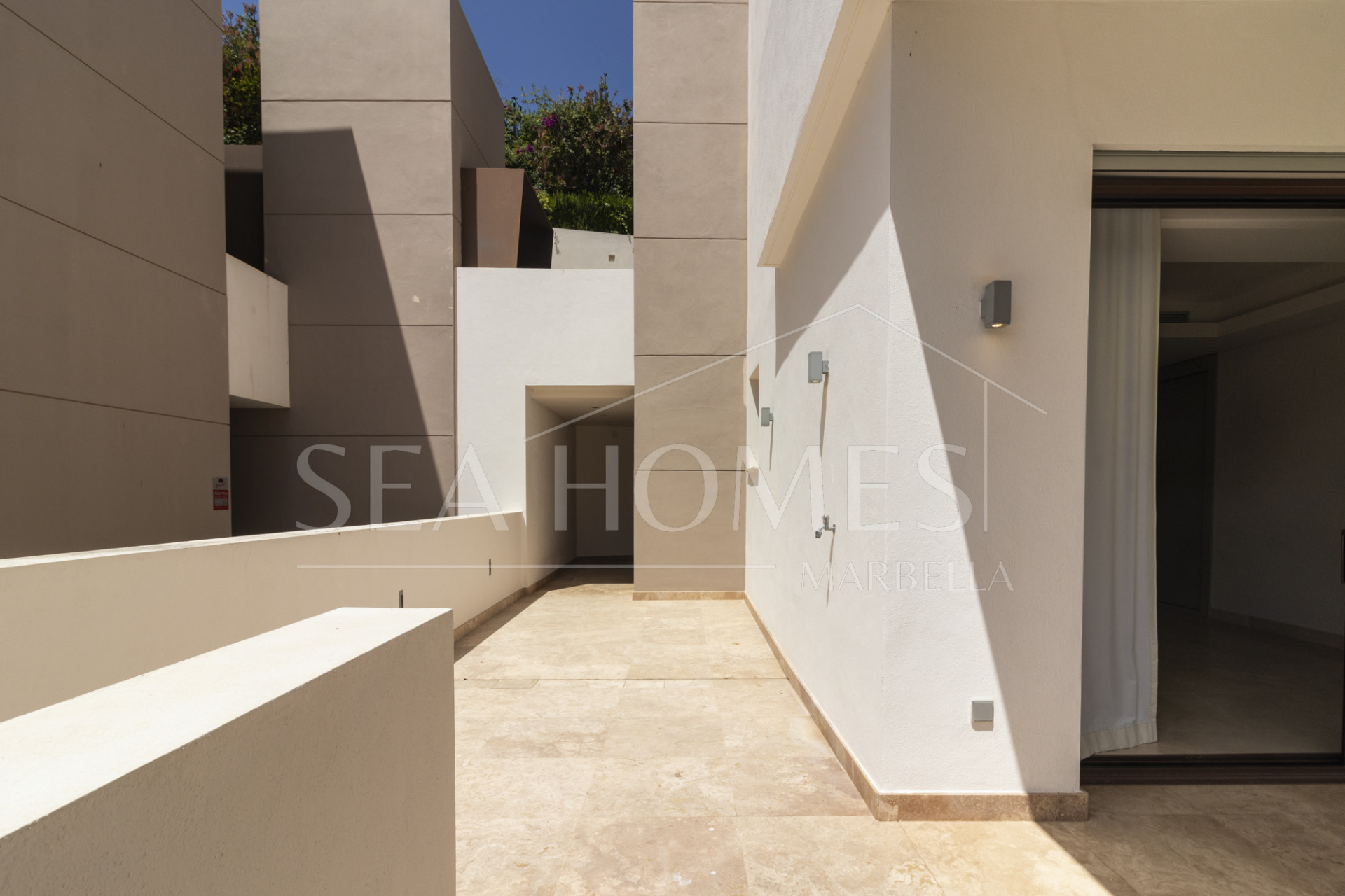 SEMI-DETACHED VILLA IN THE CENTER OF MARBELLA