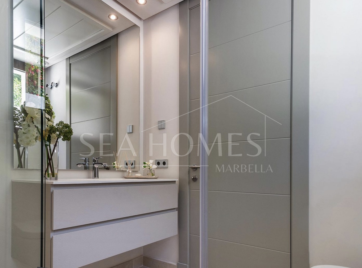 SEMI-DETACHED VILLA IN THE CENTER OF MARBELLA