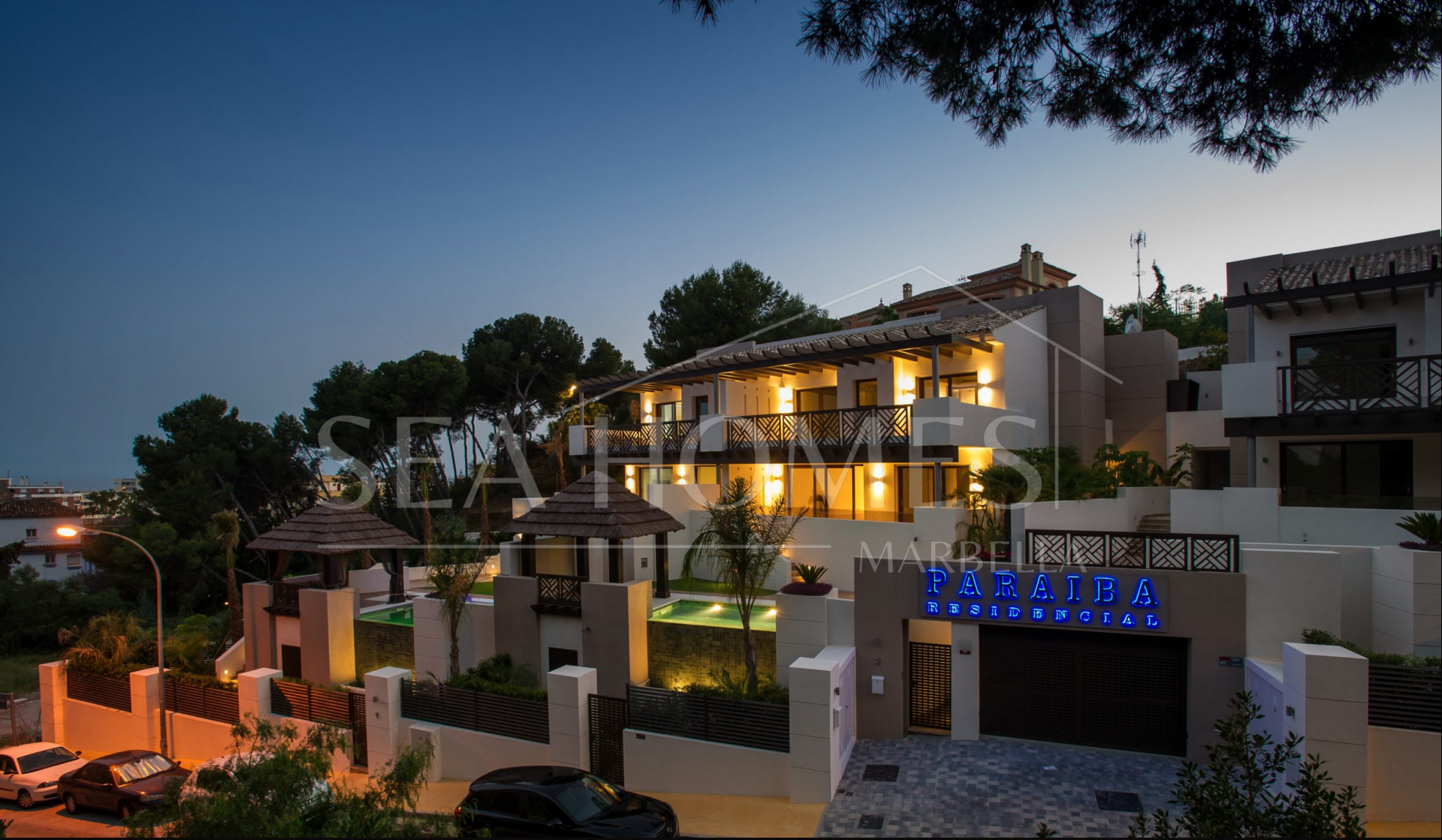 SEMI-DETACHED VILLA IN THE CENTER OF MARBELLA