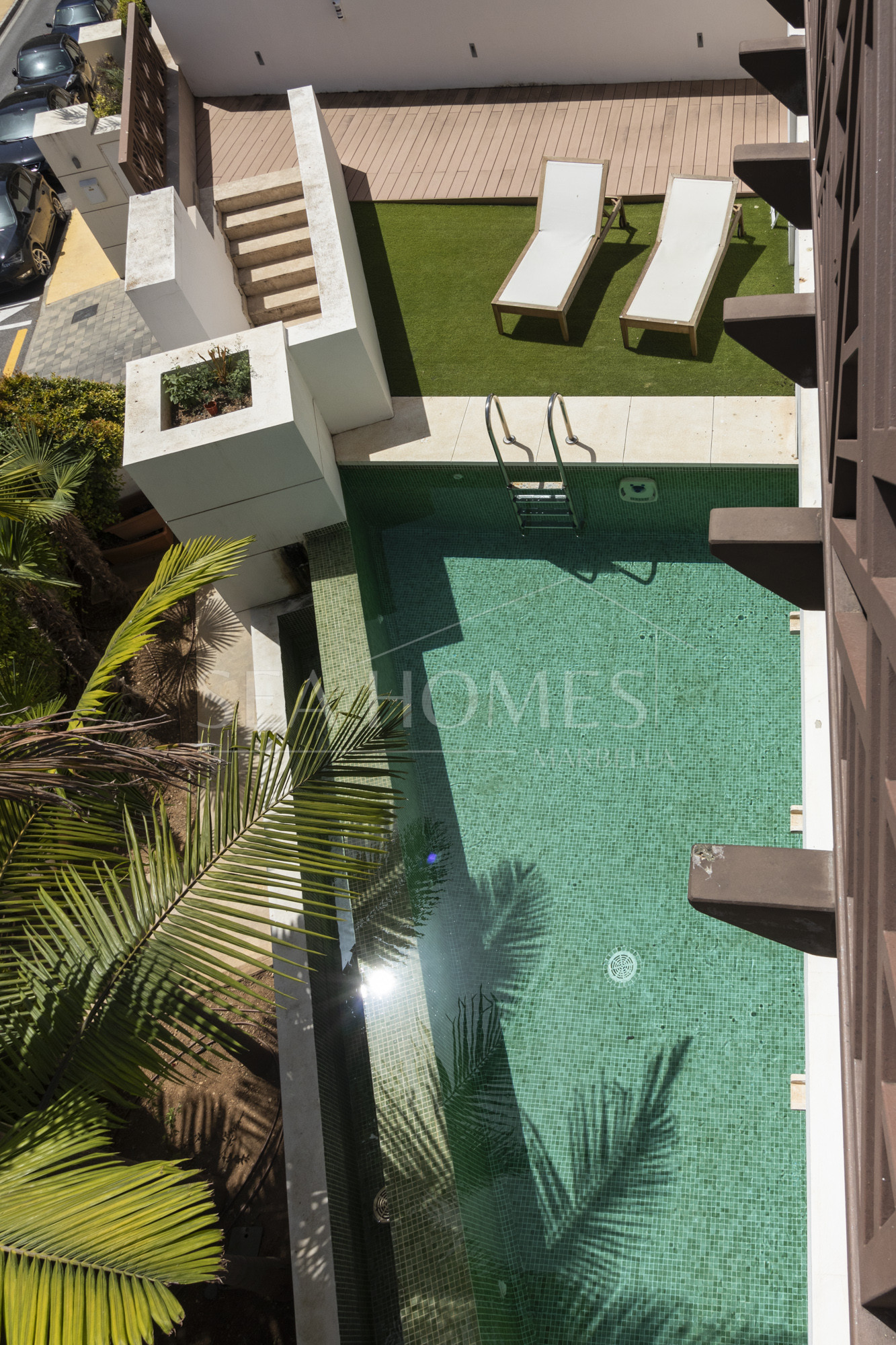 SEMI-DETACHED VILLA IN THE CENTER OF MARBELLA