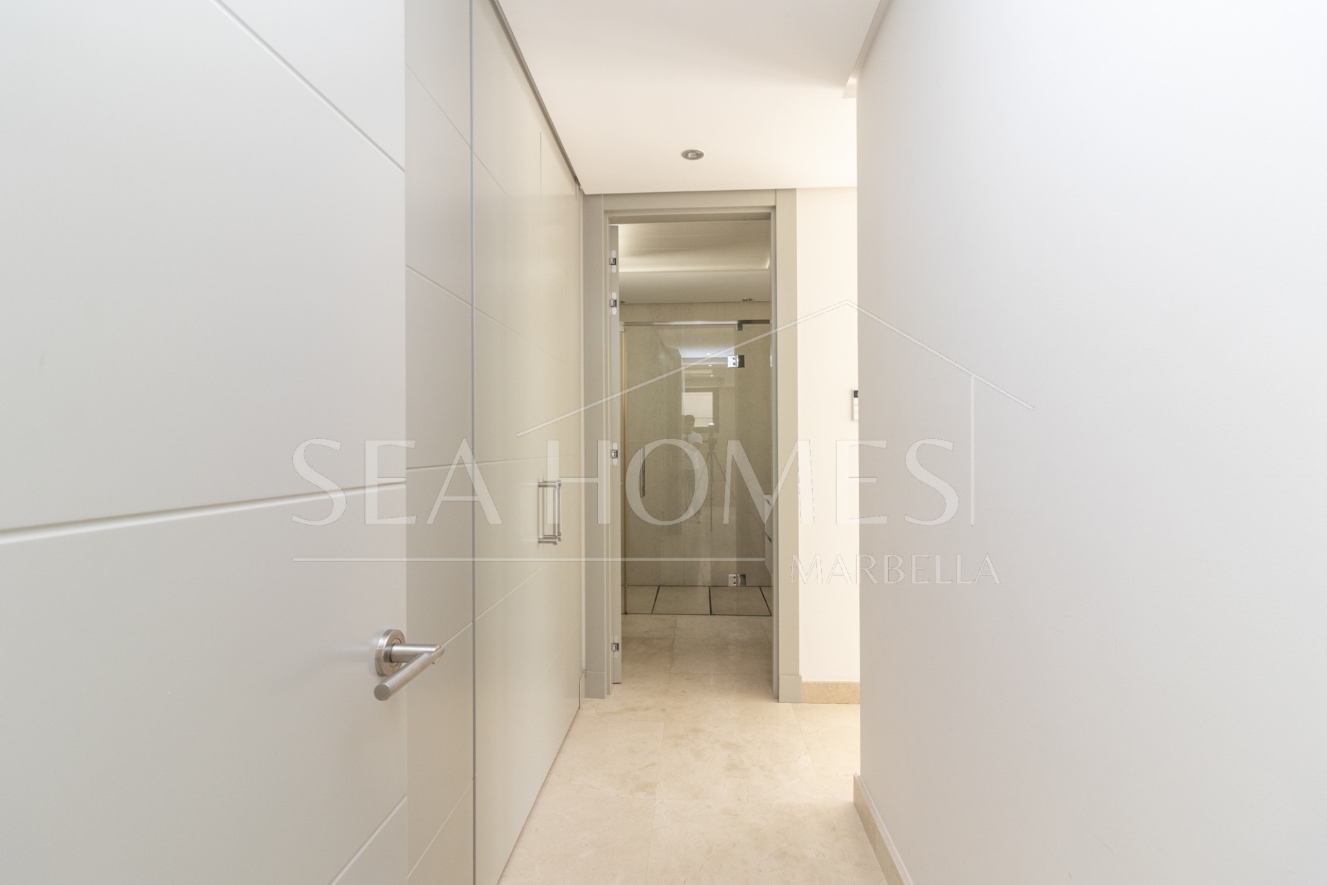 SEMI-DETACHED VILLA IN THE CENTER OF MARBELLA