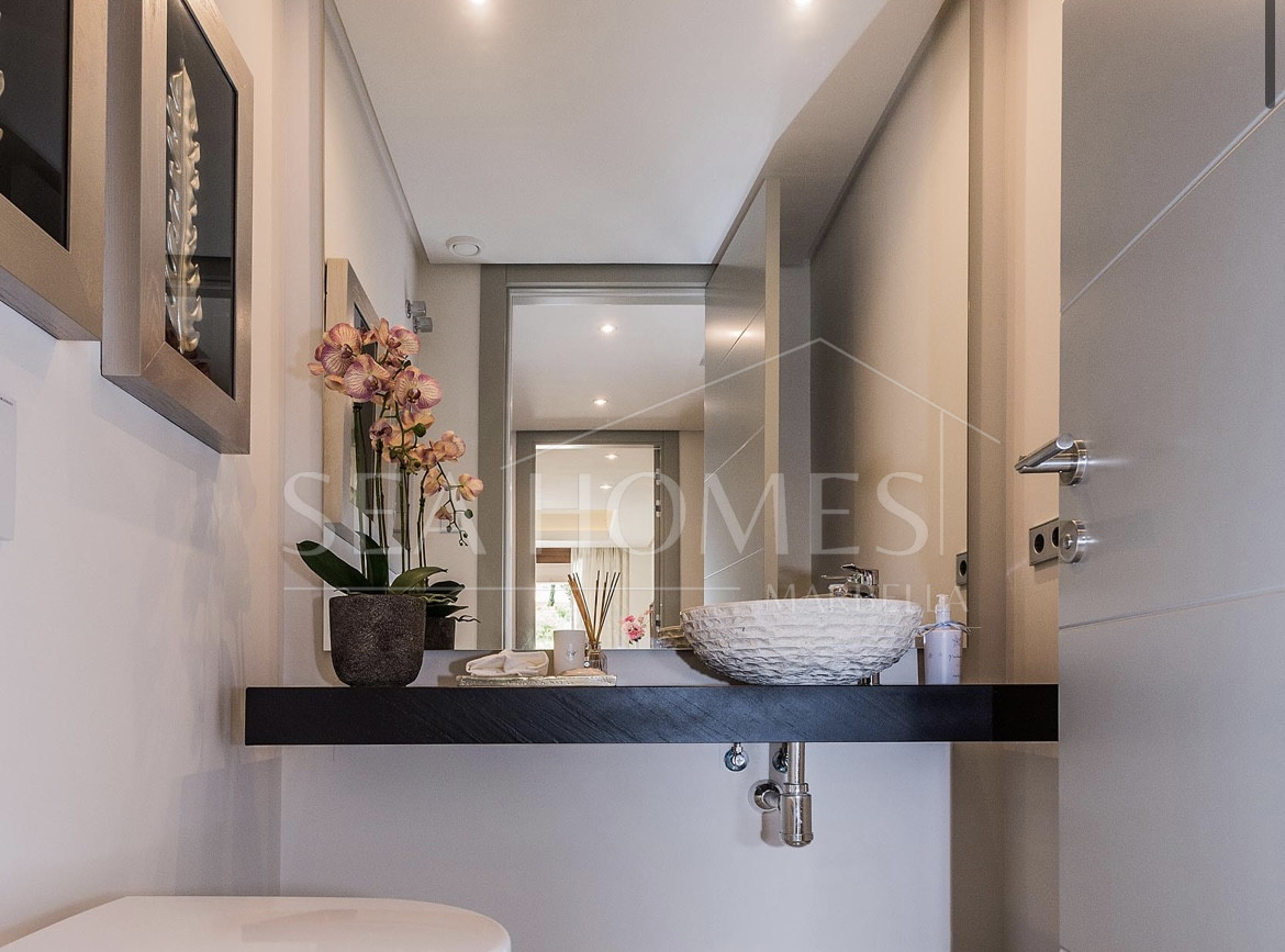 SEMI-DETACHED VILLA IN THE CENTER OF MARBELLA