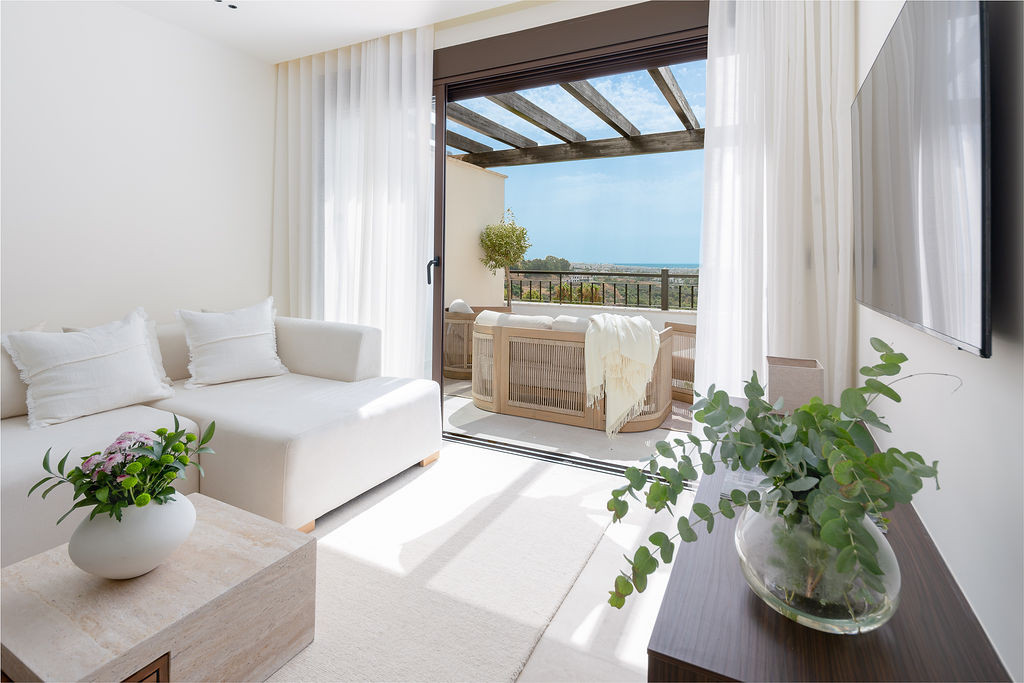 Beautifully renovated three-bedroom penthouse — photo 9