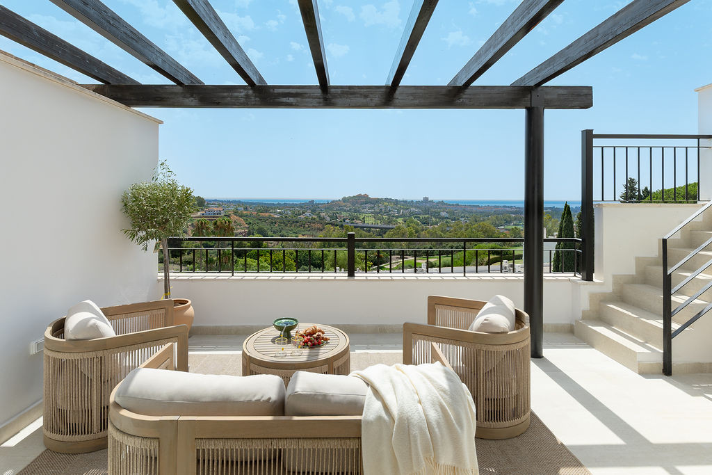 Beautifully renovated three-bedroom penthouse
