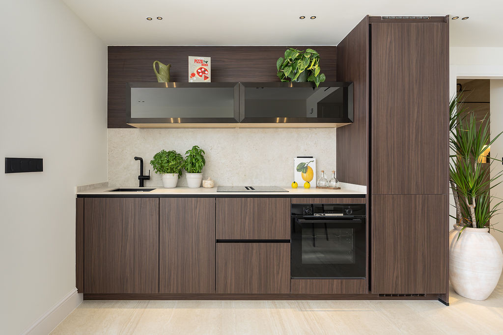 Beautifully renovated three-bedroom penthouse — photo 7