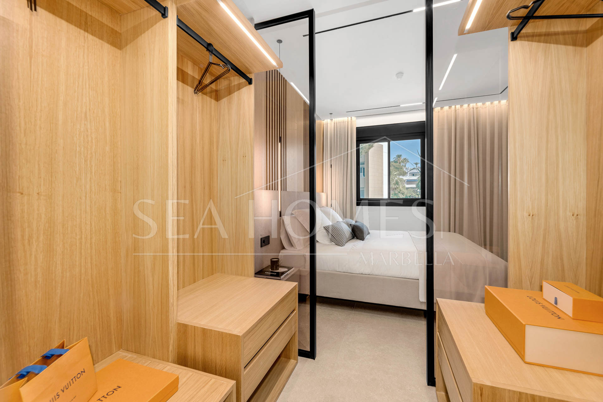 Apartment El Trebol - luxury Smart Apartment in Prime Nueva Andalucía – Perfect as a rental Investment or Modern Living