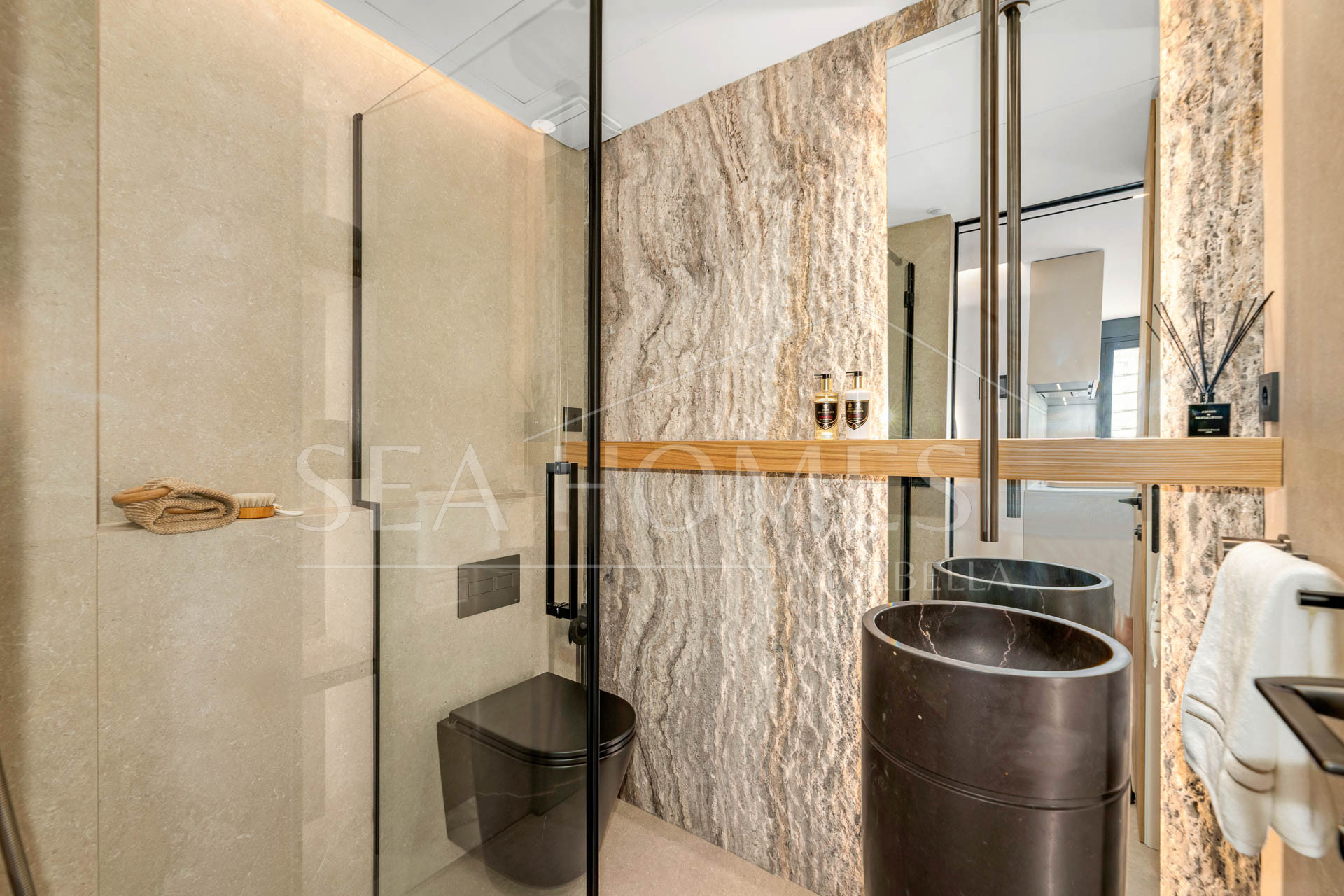 Apartment El Trebol - luxury Smart Apartment in Prime Nueva Andalucía – Perfect as a rental Investment or Modern Living