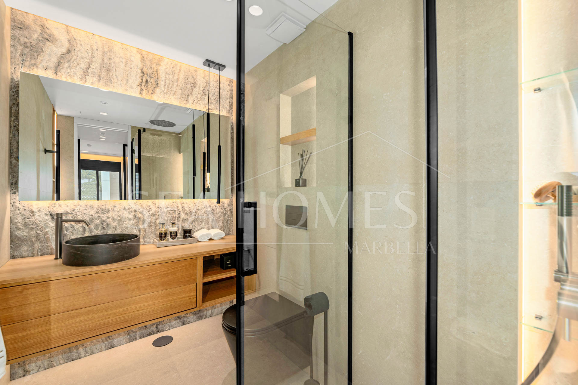 Apartment El Trebol - luxury Smart Apartment in Prime Nueva Andalucía – Perfect as a rental Investment or Modern Living