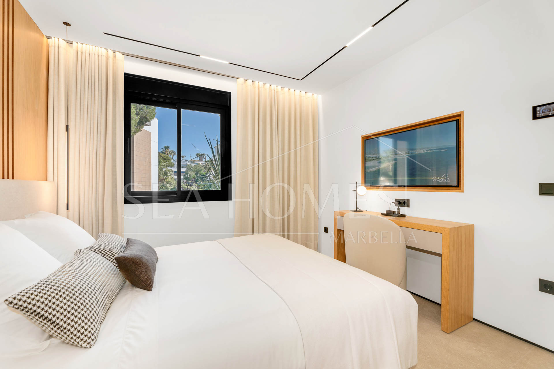 Apartment El Trebol - luxury Smart Apartment in Prime Nueva Andalucía – Perfect as a rental Investment or Modern Living