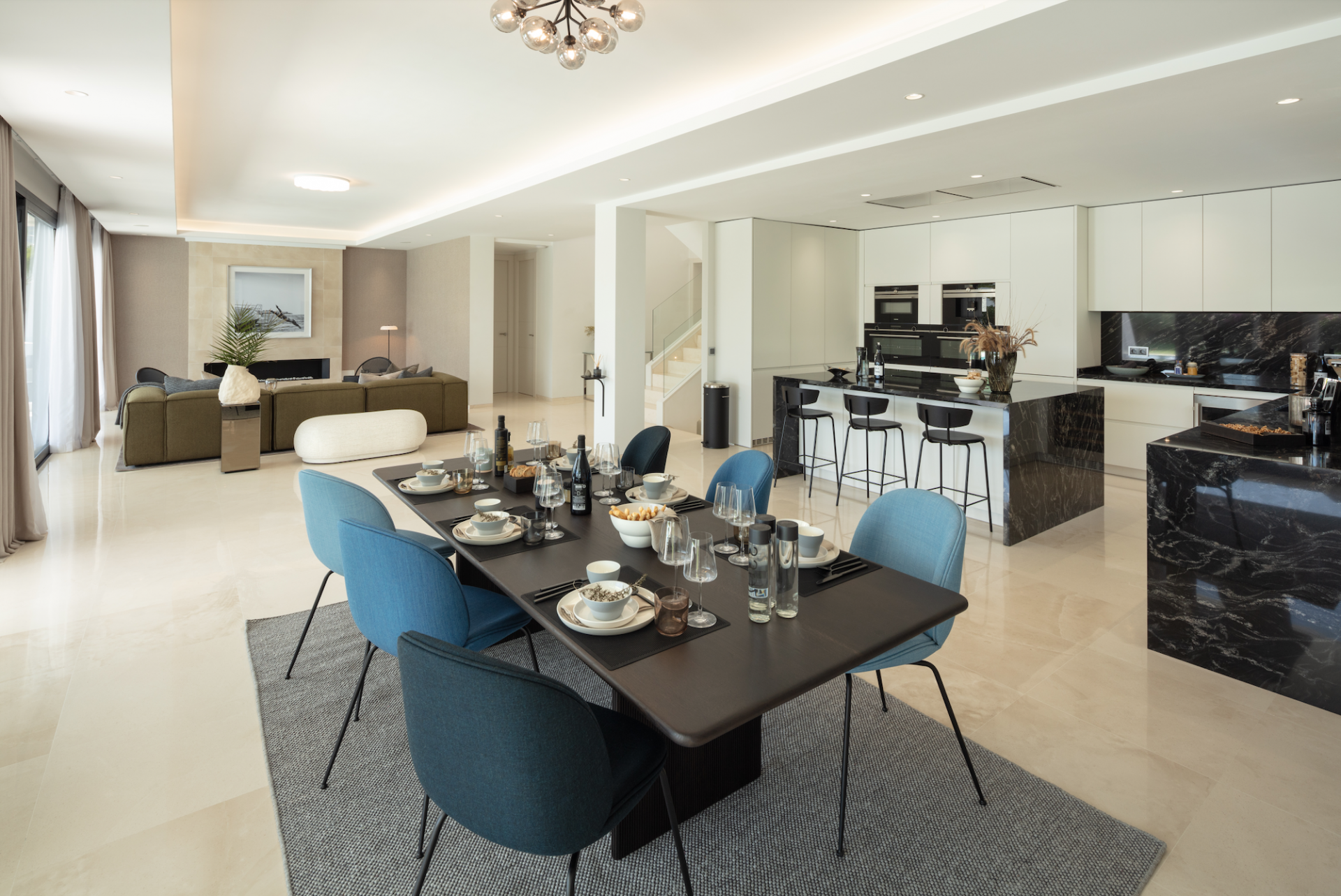 Villa en venta en Los Olivos Nueva Andalucia, Marbella