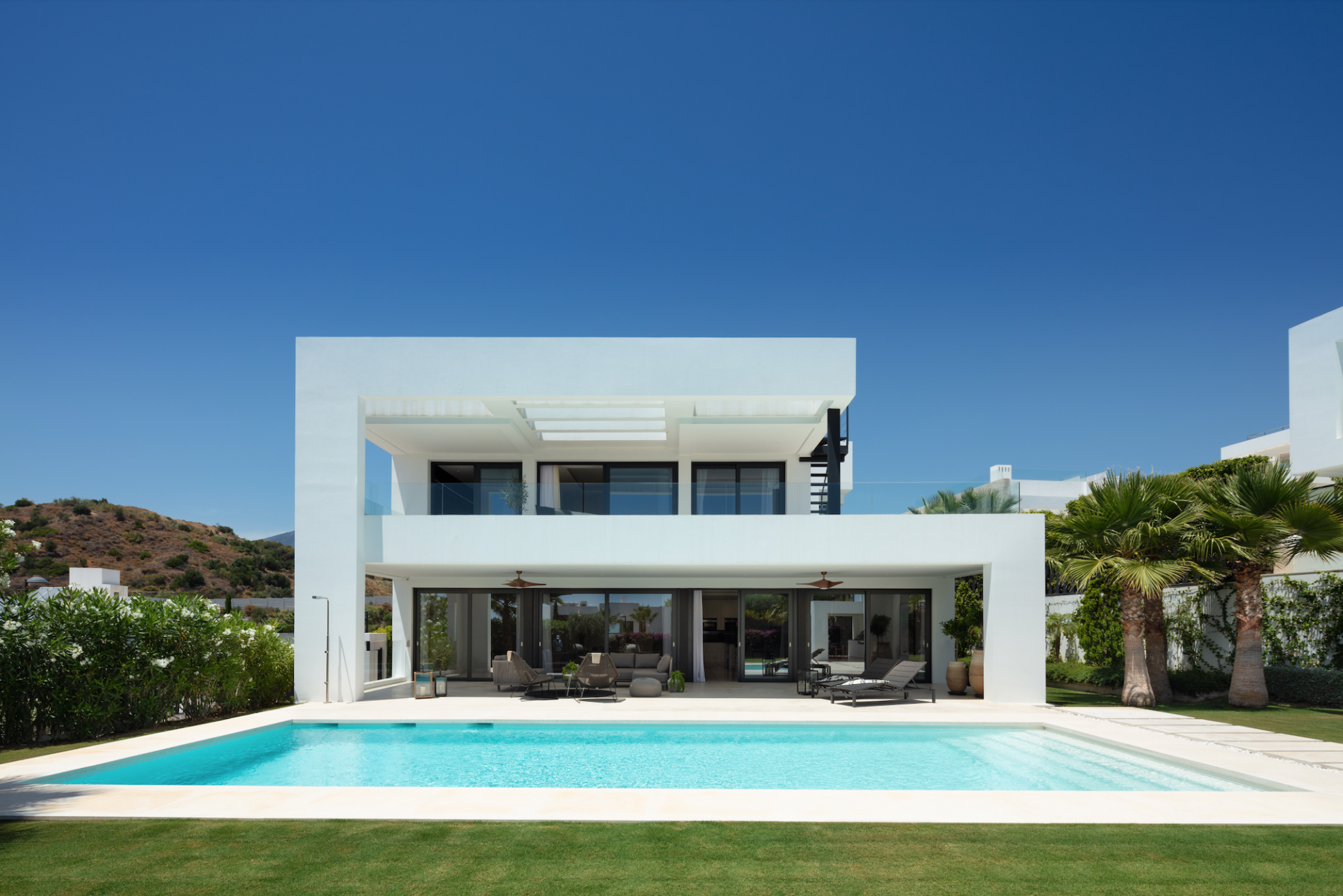 Villa en venta en Los Olivos Nueva Andalucia, Marbella