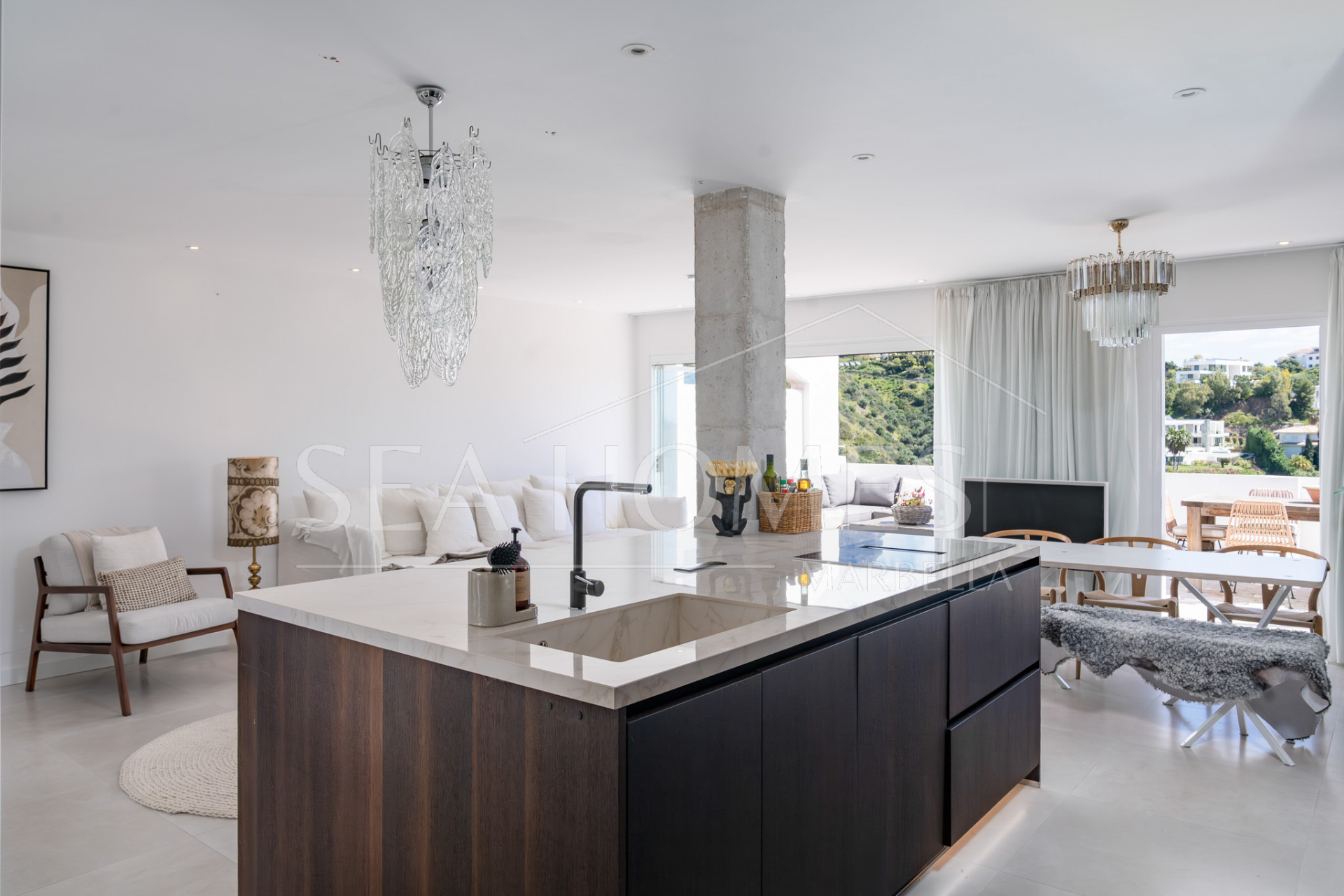 Penthouse in La Quinta with stunning views!