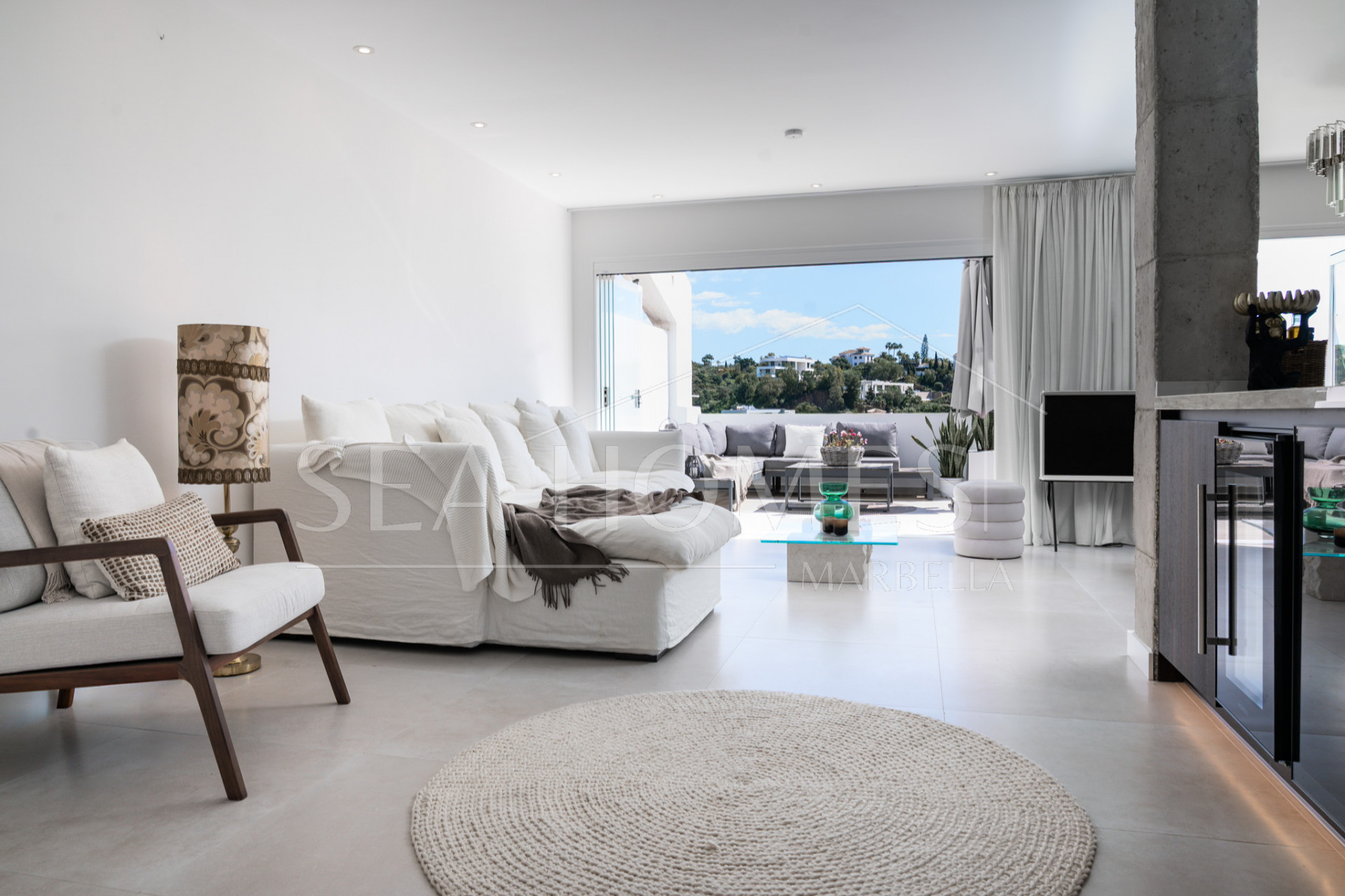 Penthouse in La Quinta with stunning views!