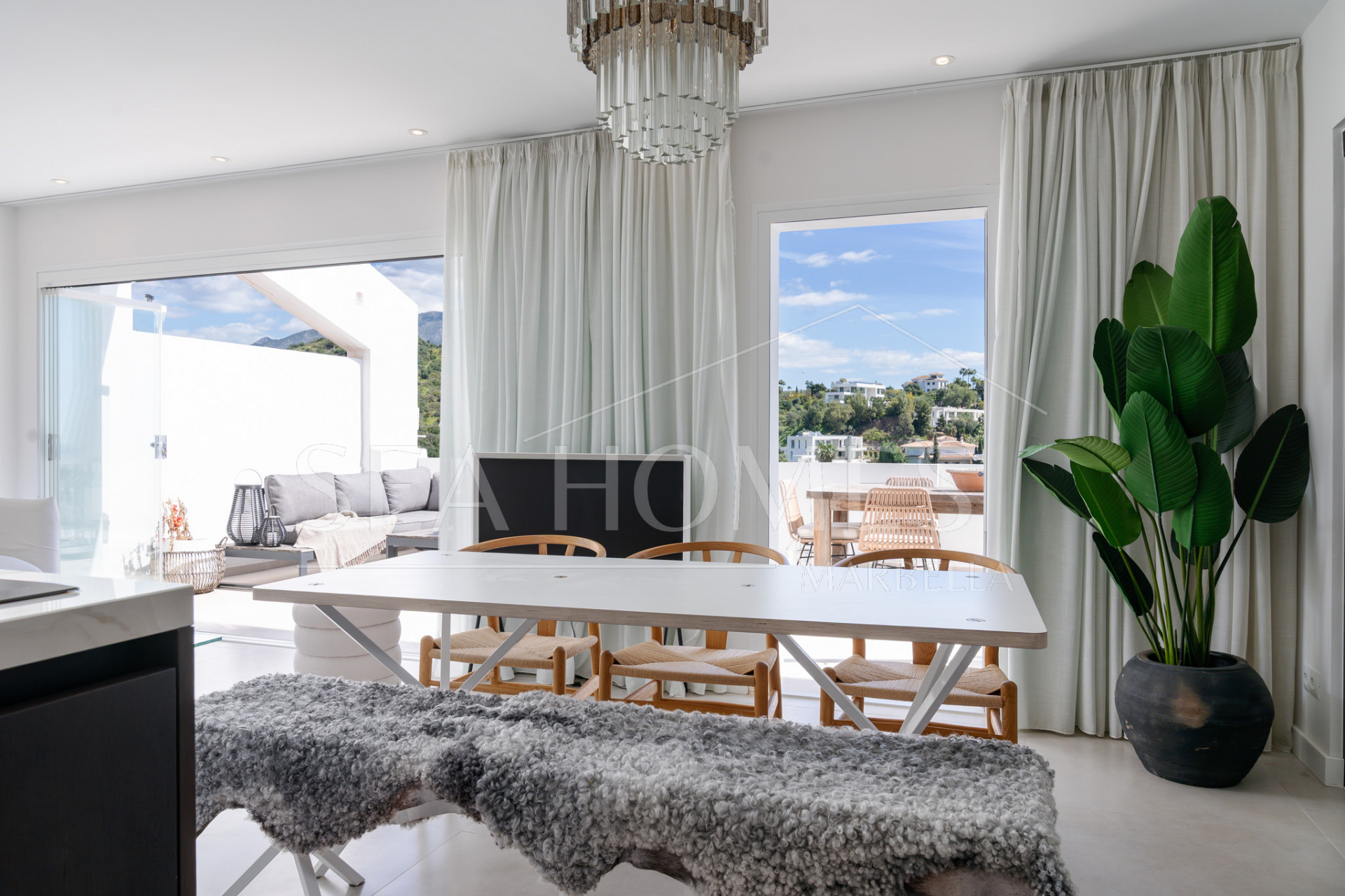 Penthouse in La Quinta with stunning views!