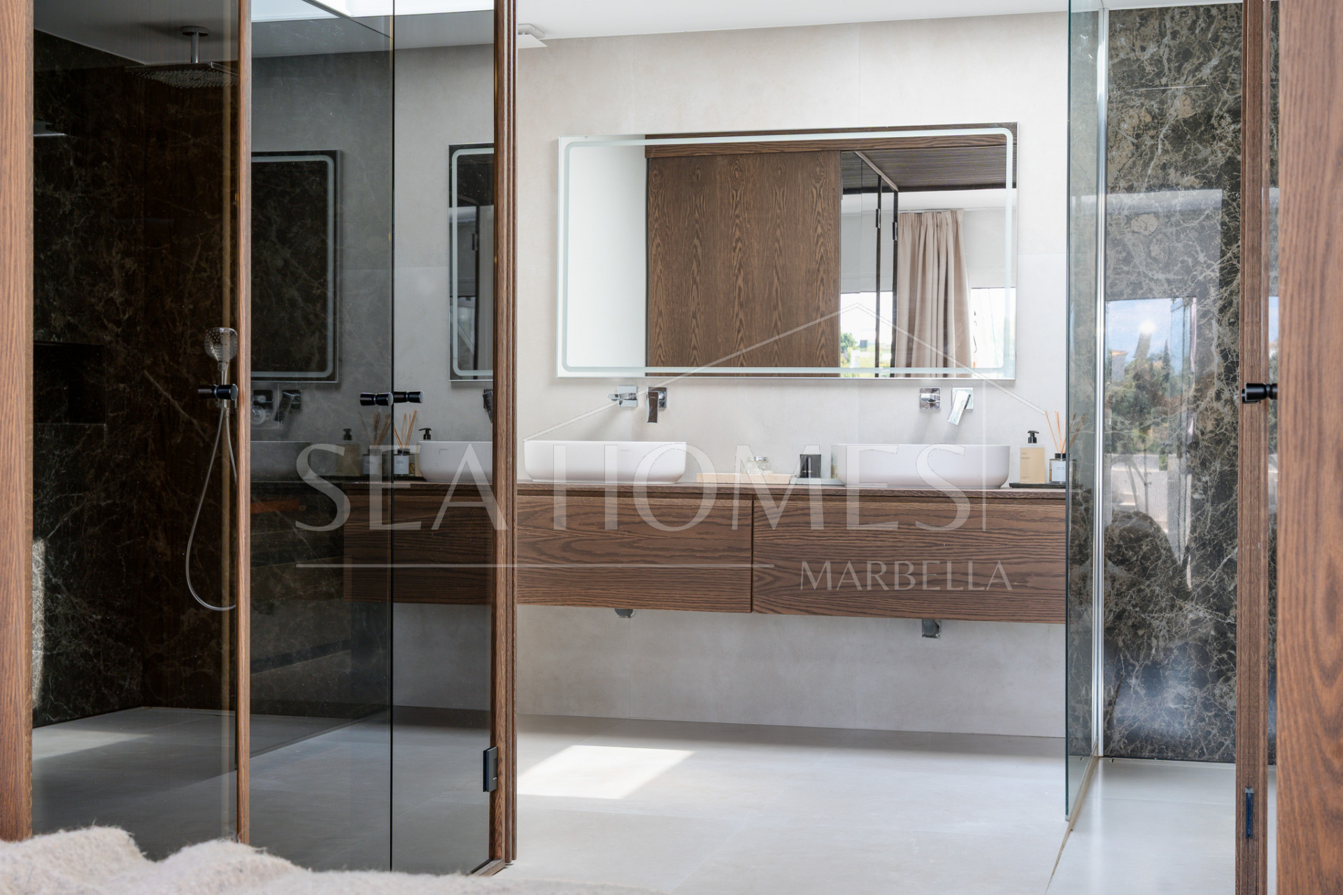 Penthouse in La Quinta with stunning views!