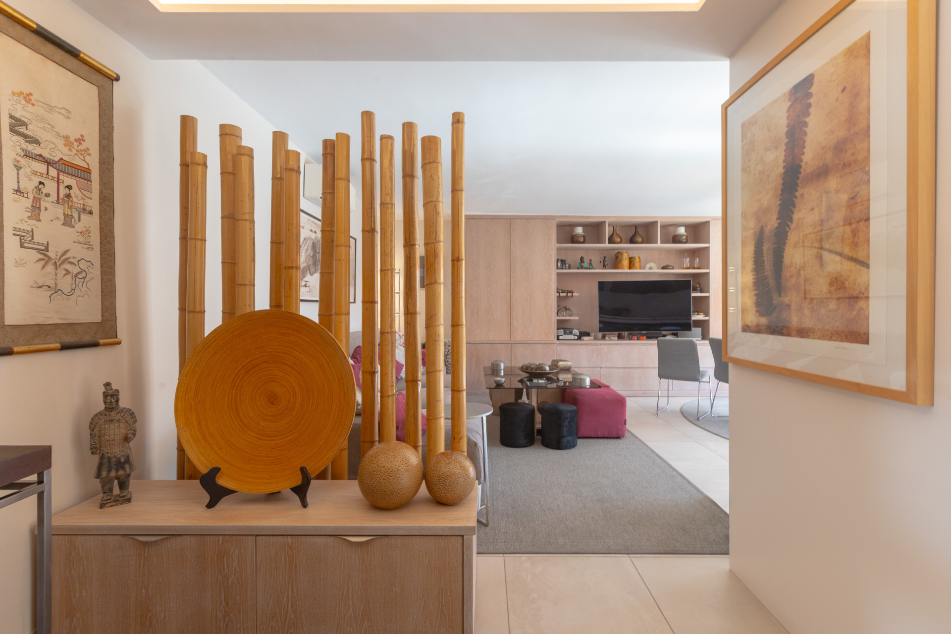 Recently renovated  3-bedroom apartment with sea views and big terrace ideally located in the heart of Marbella city centre — photo 7