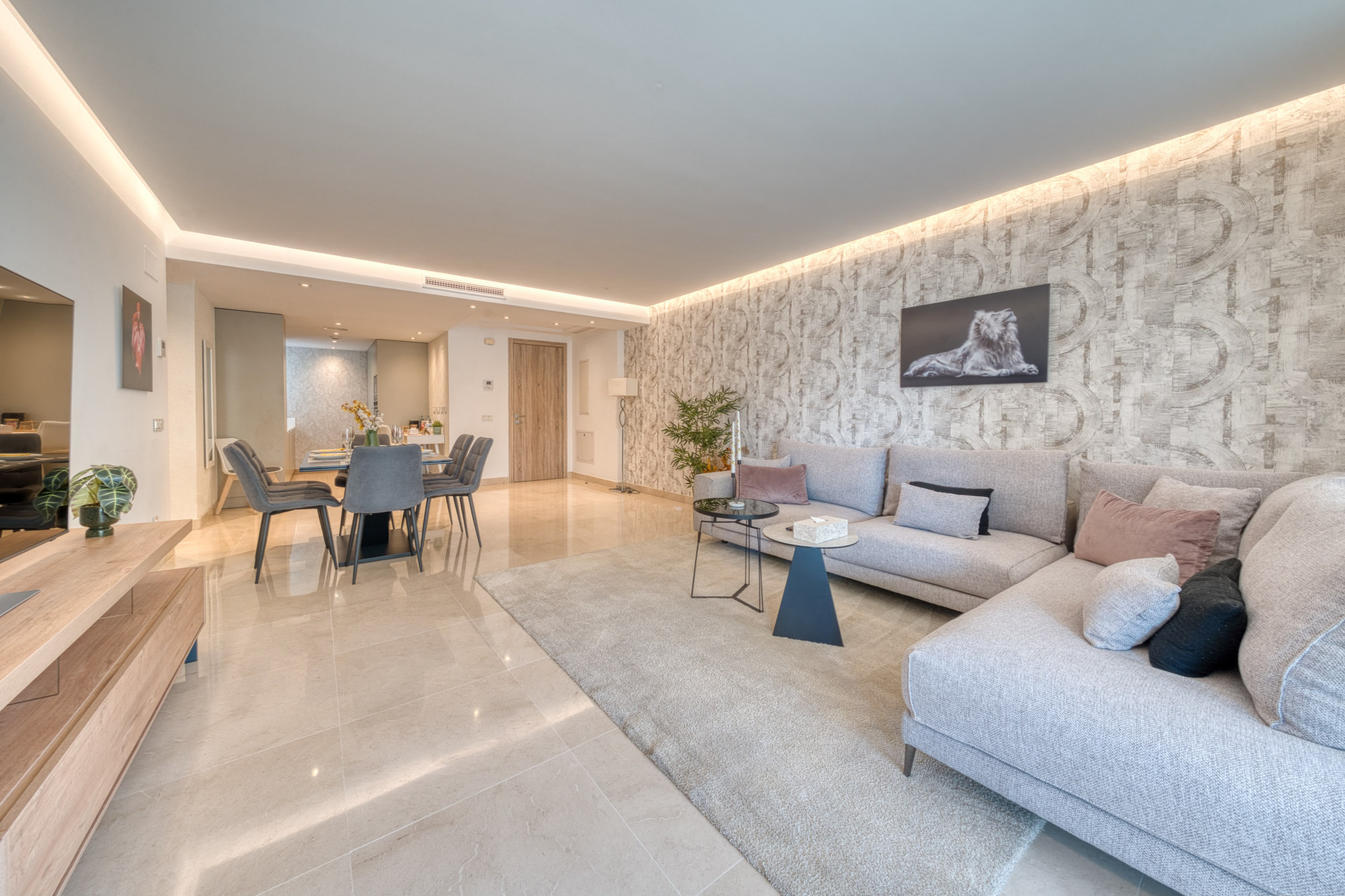 Modern 2-Bedroom Apartment in Nueva Andalucía, Marbella with Pool — photo 8