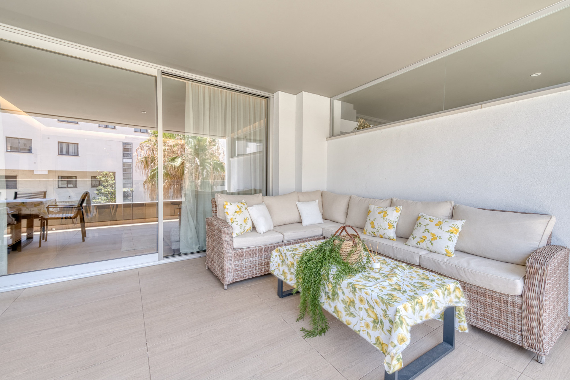 Modern 2-Bedroom Apartment in Nueva Andalucía, Marbella with Pool — photo 7