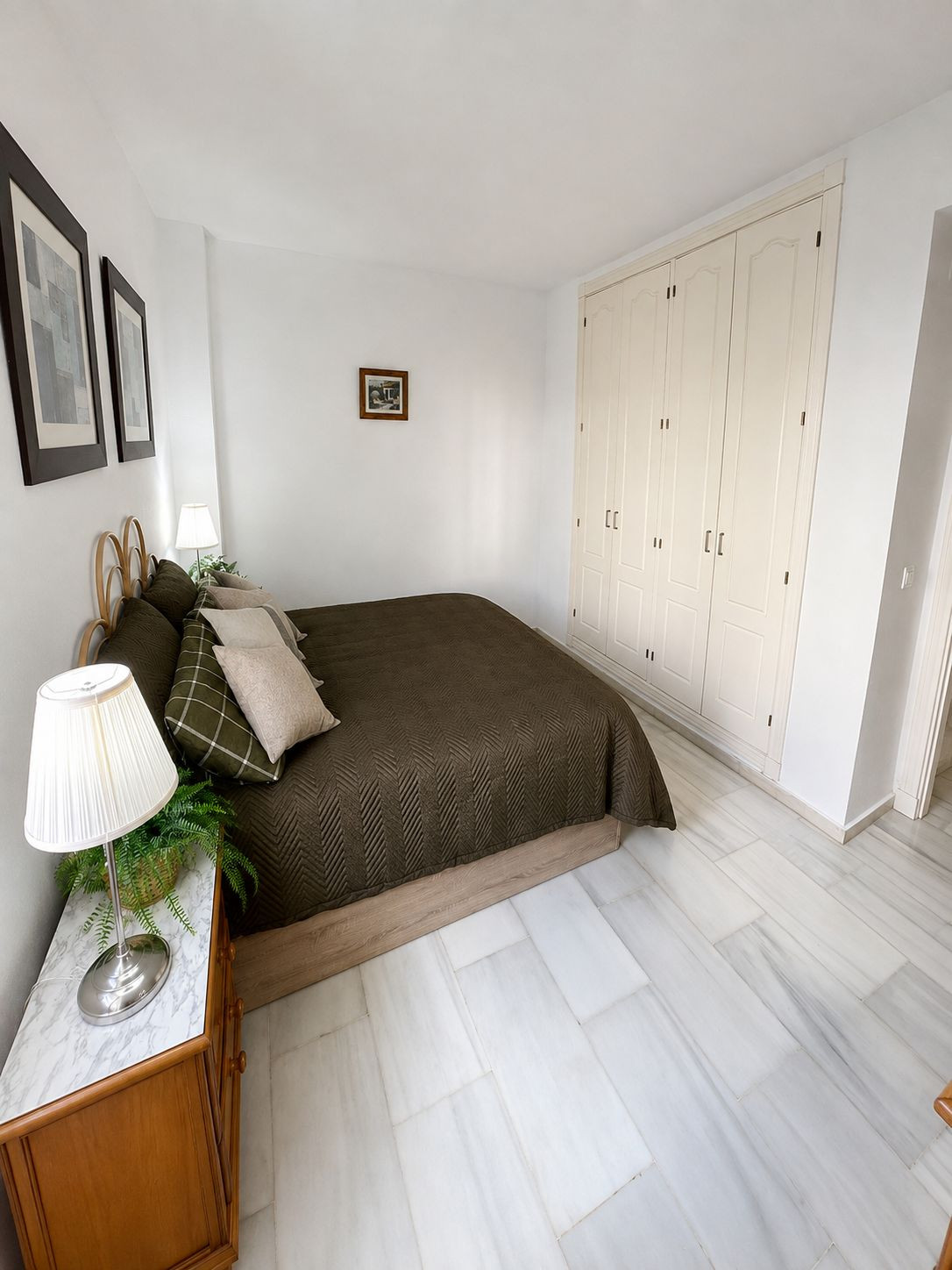 Charming Ground-Floor Apartment for Rent in Los Naranjos, Nueva Andalucía — photo 10
