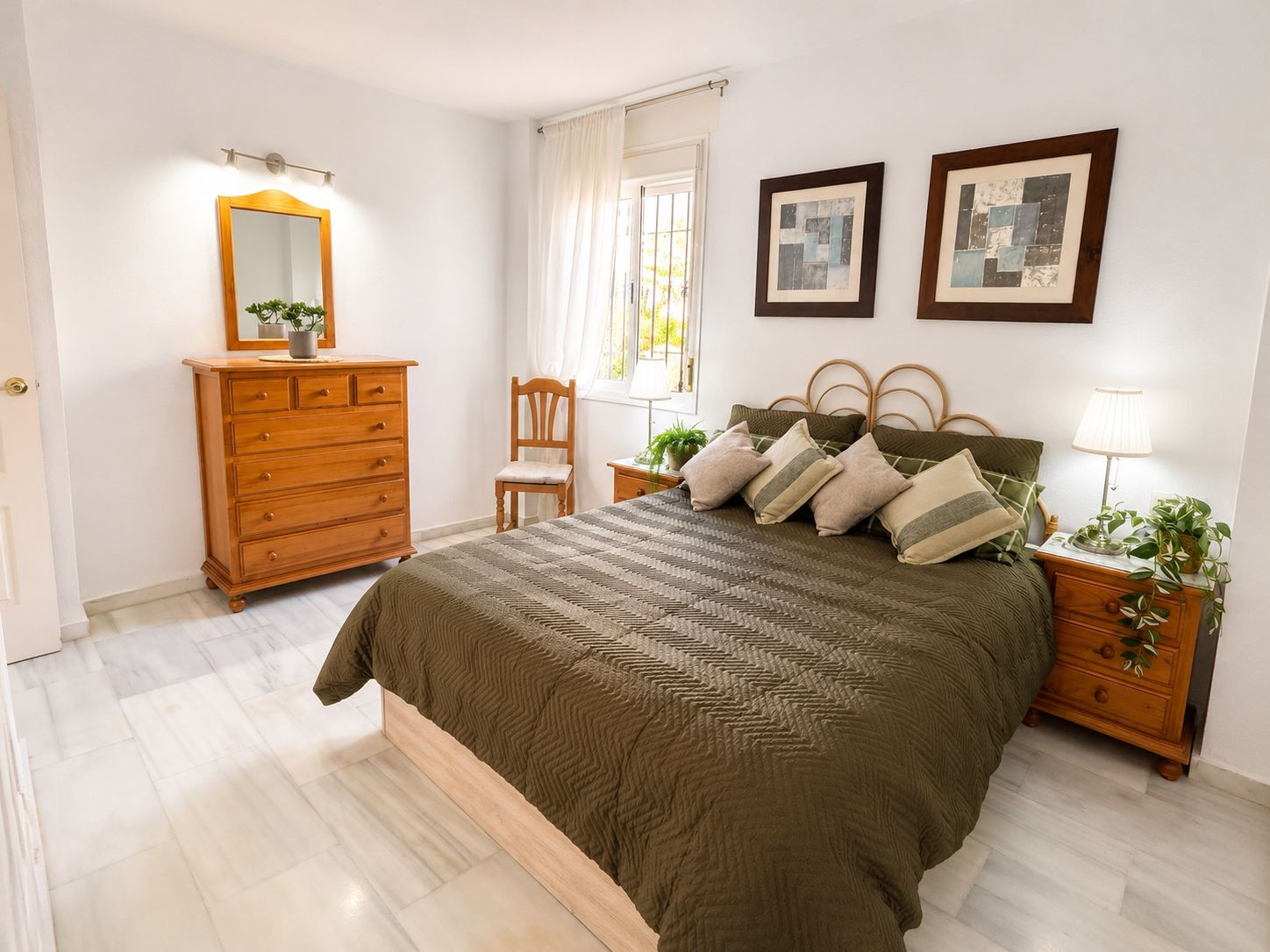 Charming Ground-Floor Apartment for Rent in Los Naranjos, Nueva Andalucía — photo 12