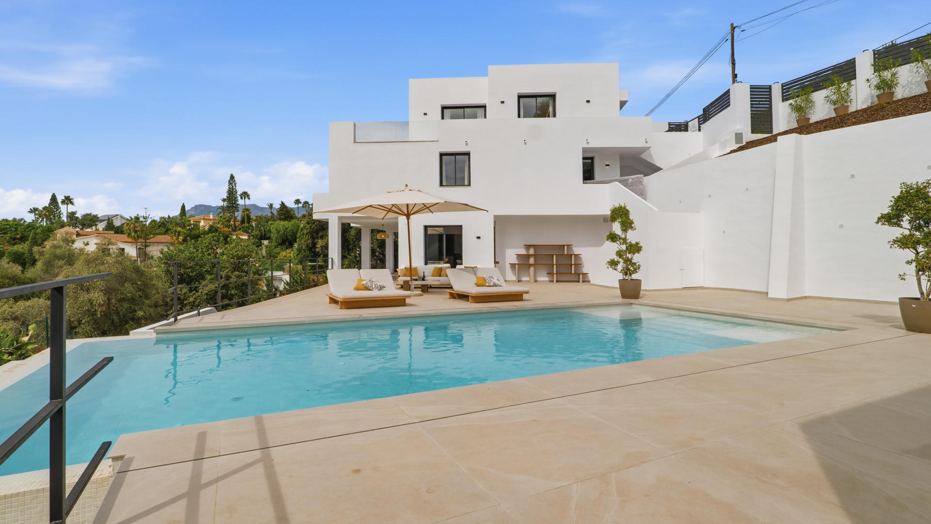4-bedroom Villa in El Rosario — 4-bedroom Villa in El Rosario