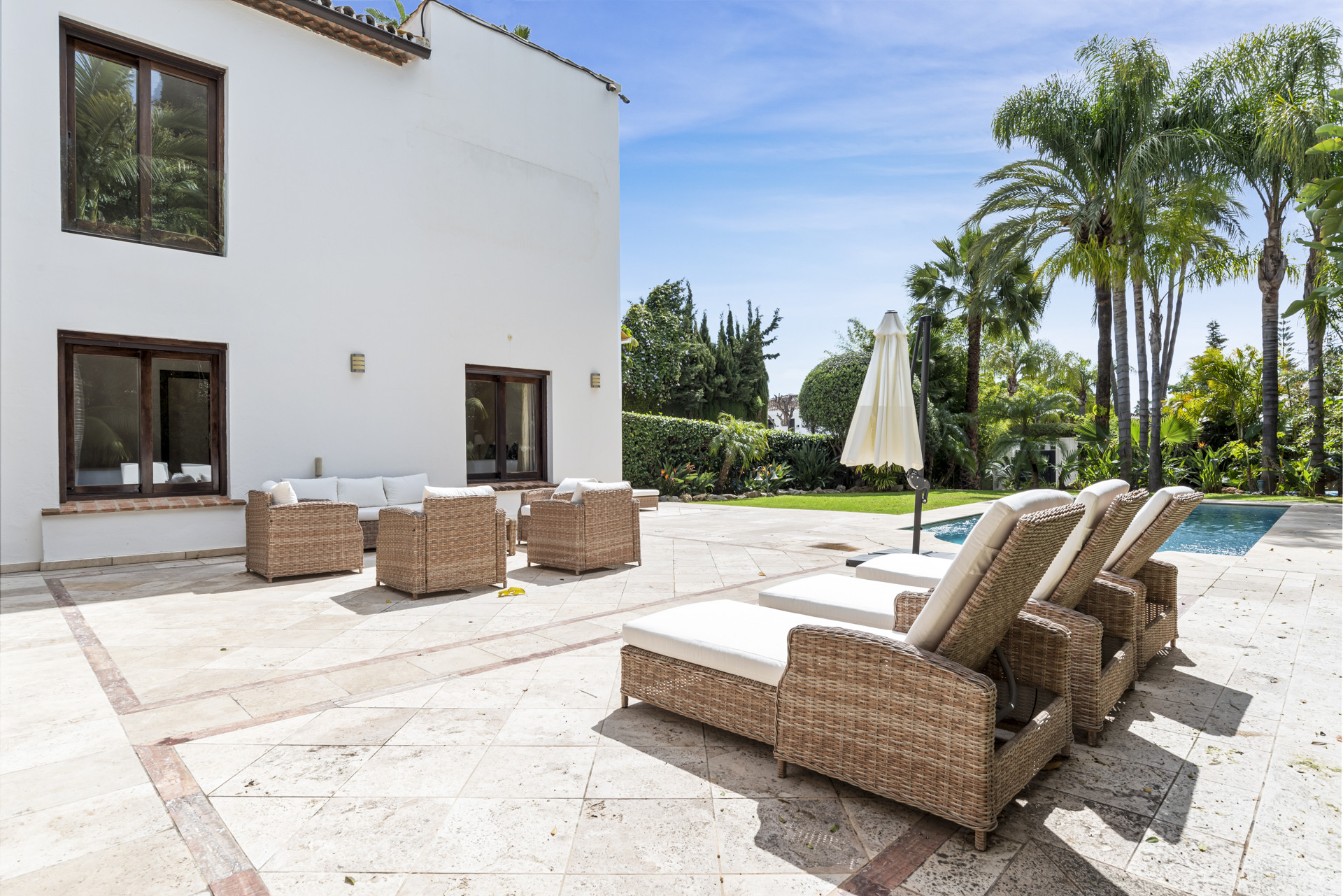 Villa zum Verkauf in Nueva Andalucia, Costa del Sol
