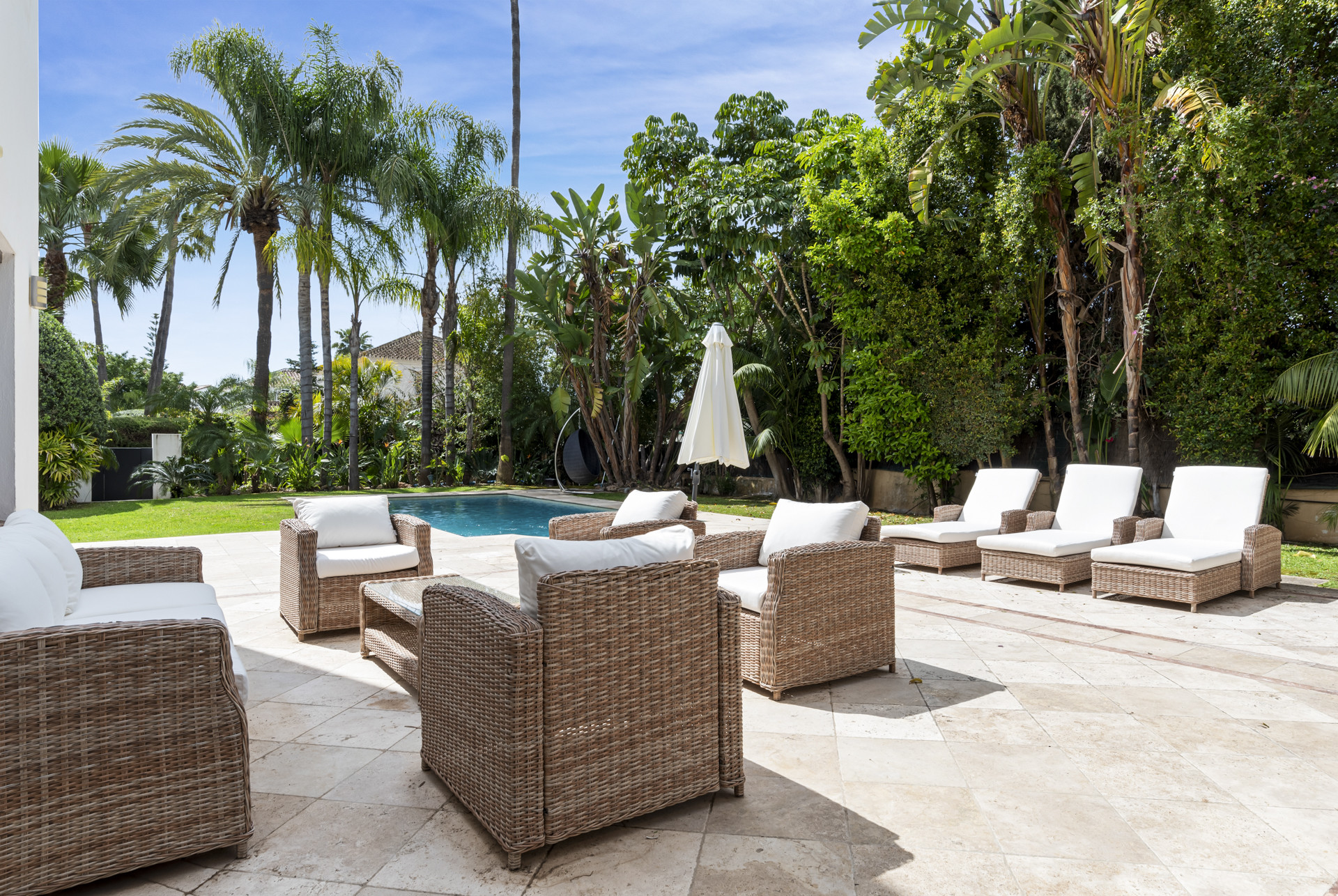 Villa zum Verkauf in Nueva Andalucia, Costa del Sol