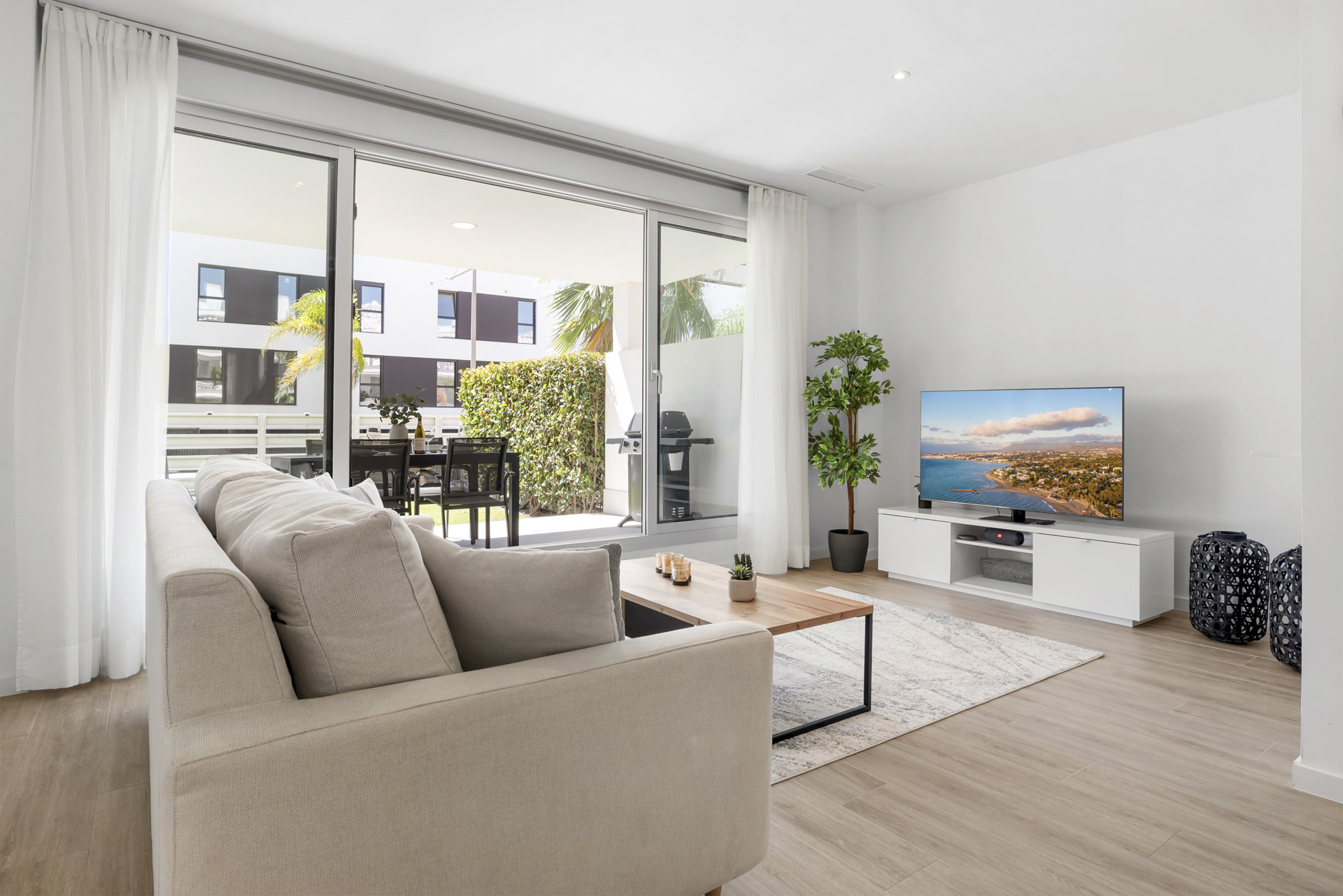 Cancelada Contemporary Apartment — photo 2