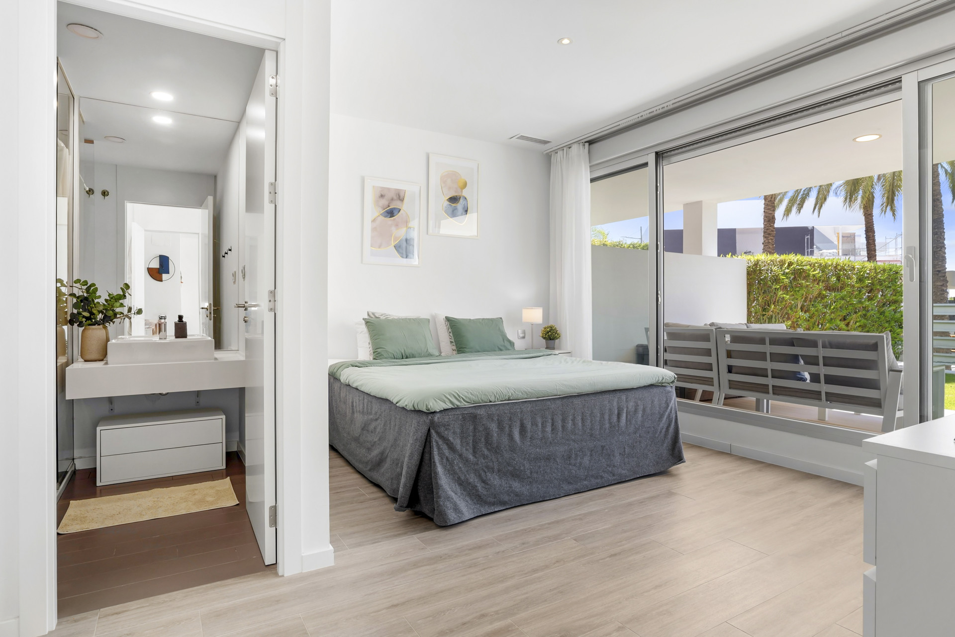 Cancelada Contemporary Apartment — photo 11