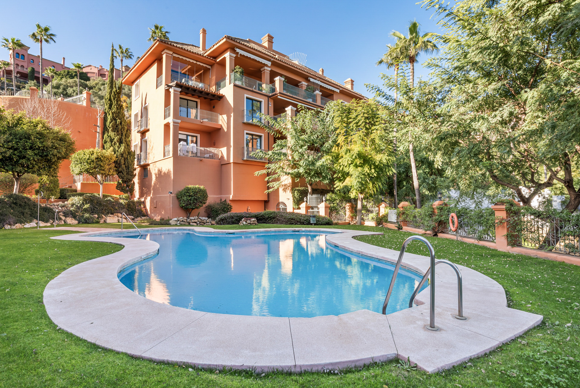 Image 2: Penthouse Duplex For sale, Benahavís, €980,000 [EAMs680364]