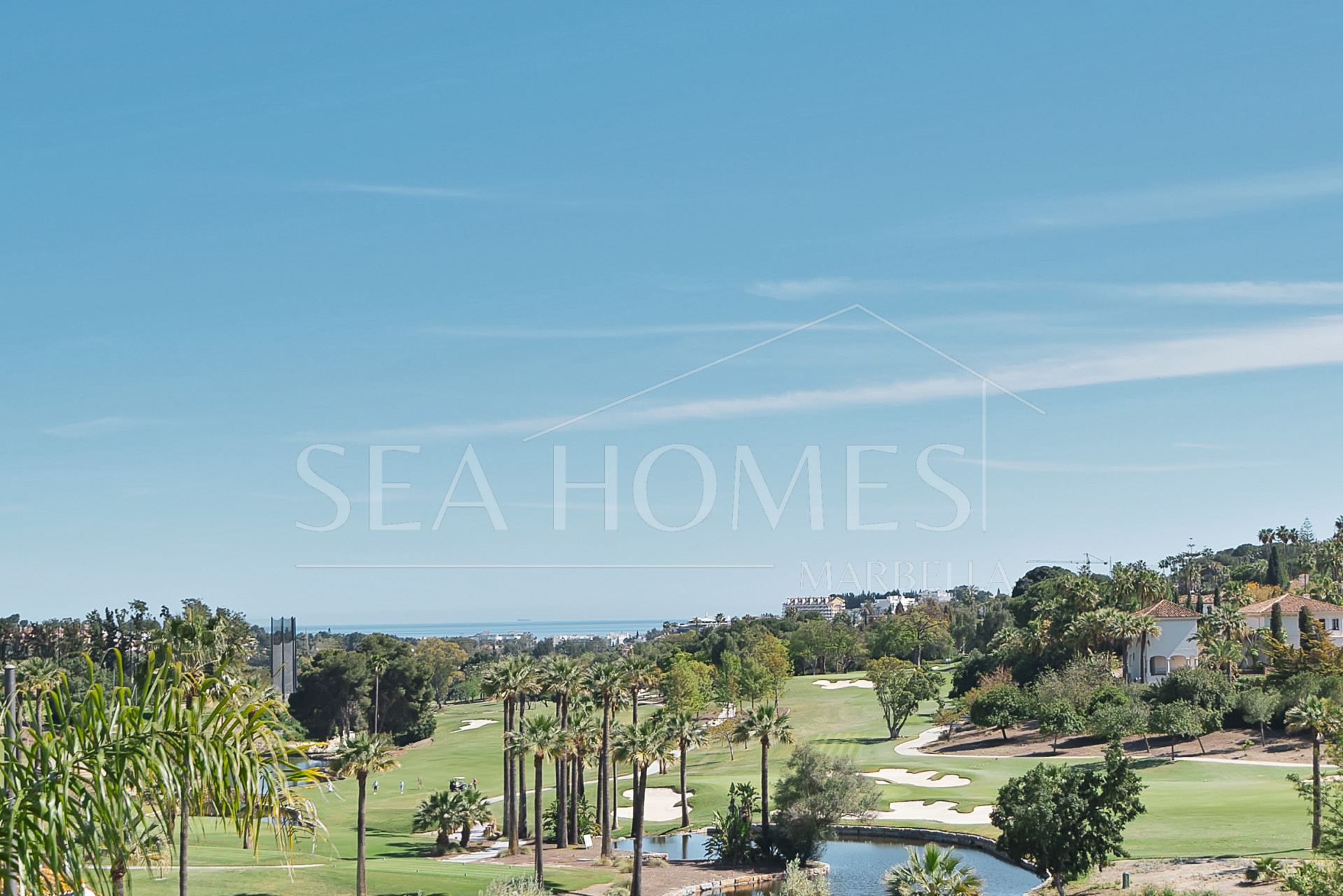Luxury Penthouse with Panoramic Golf and sea Views in Las Alamandas