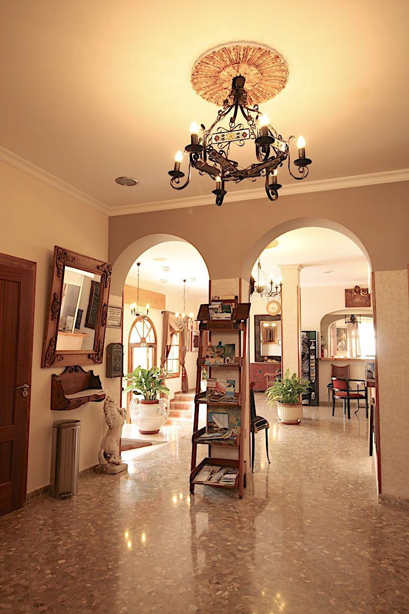 Hotel te Pueblo Nuevo de Guadiaro 2