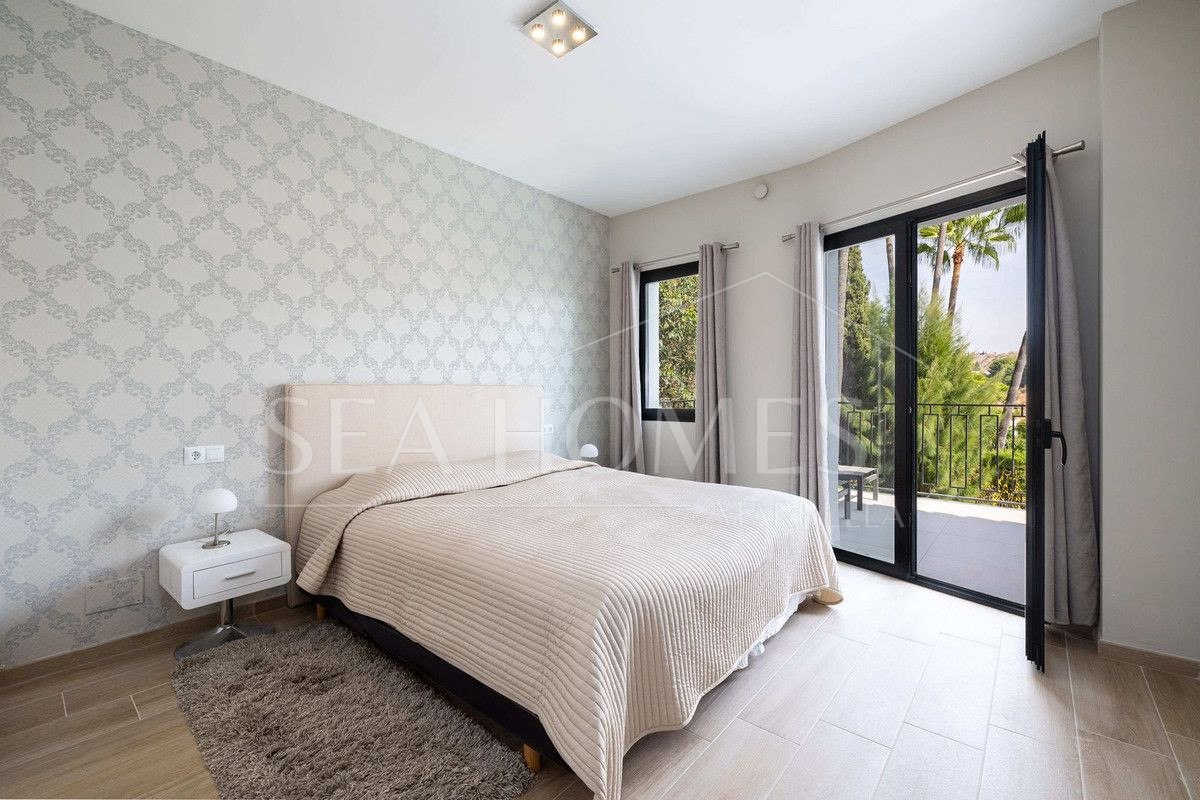 Exquisite Andalusian Villa in Los Naranjos Hill Club