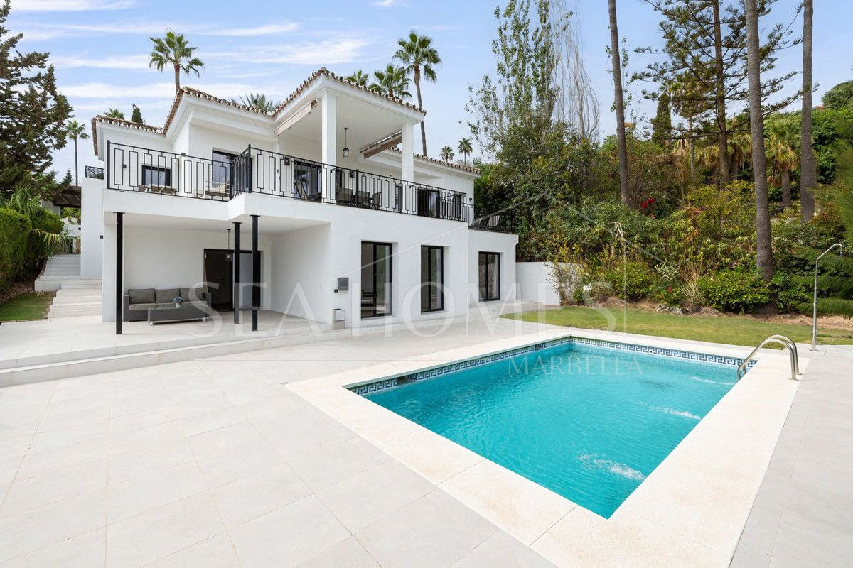 Exquisite Andalusian Villa in Los Naranjos Hill Club