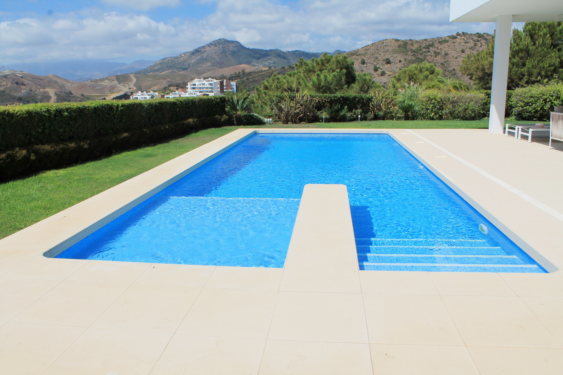 Villa zum Verkauf in Benahavis, Costa del Sol