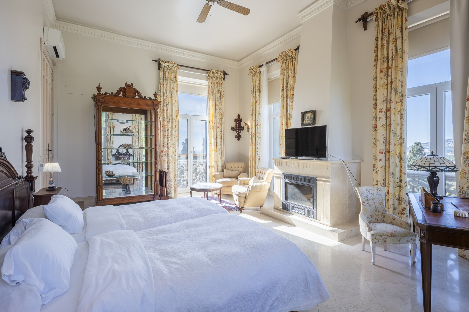 19th-Century Manor House with Approved Hotel Project on Granada's Costa Tropical