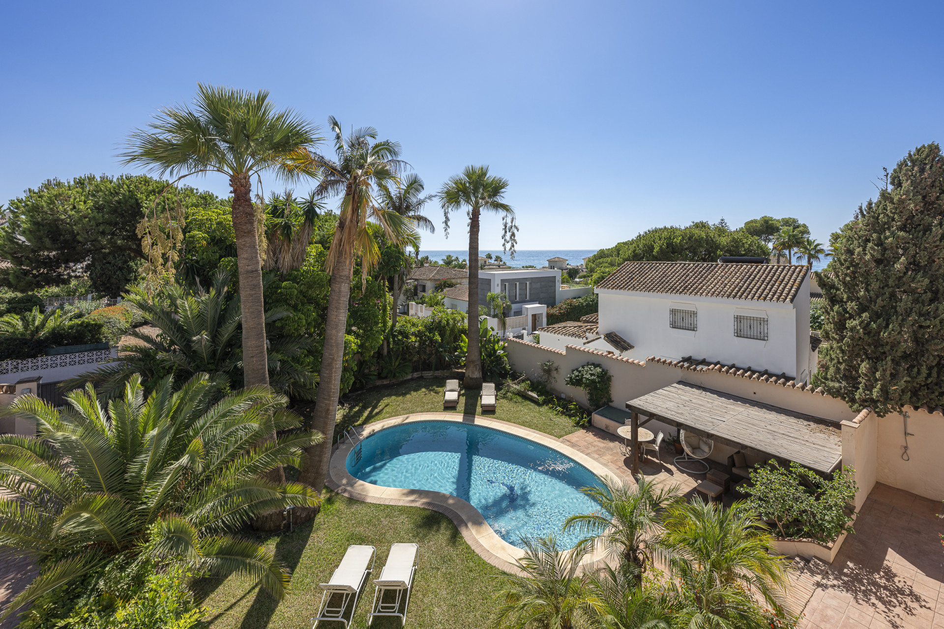Beachside Villa with Excellent Access and Amenities for Sale in Costabella, Marbella East