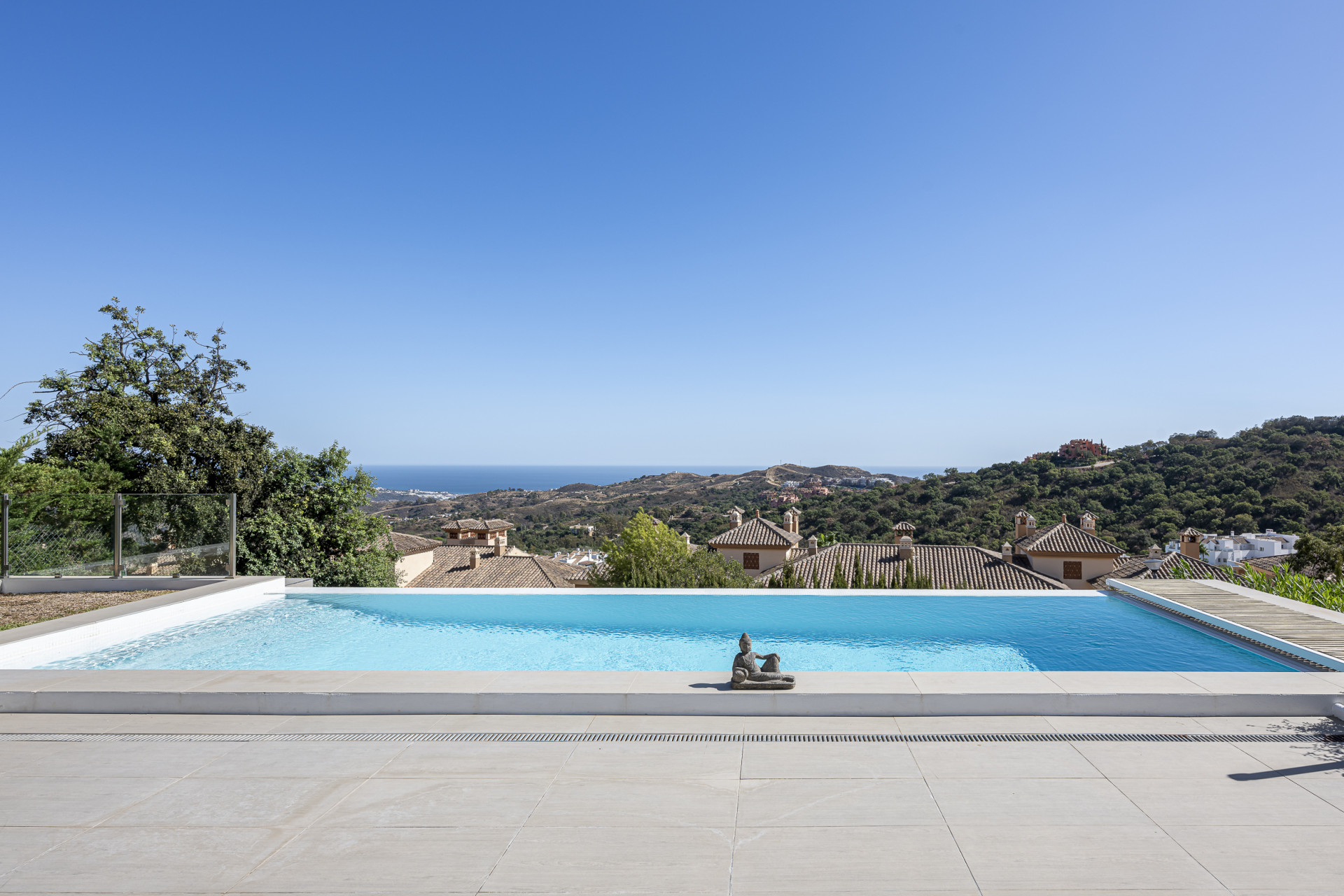 Spacious Villa with Heated Pool and Scenic Suroundings for Sale in La Mairena, Marbella East