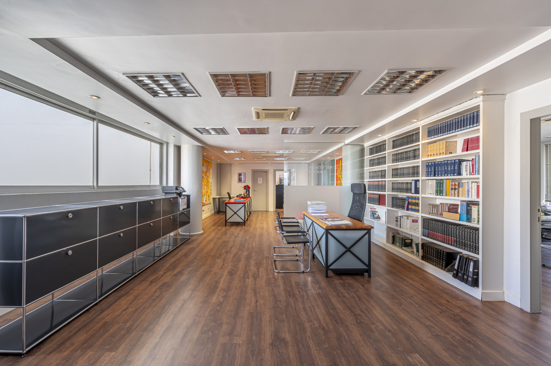 Prime 414m² Commercial Space for Sale in Centro Comercial Guadalmina – Ideal for Co-Working