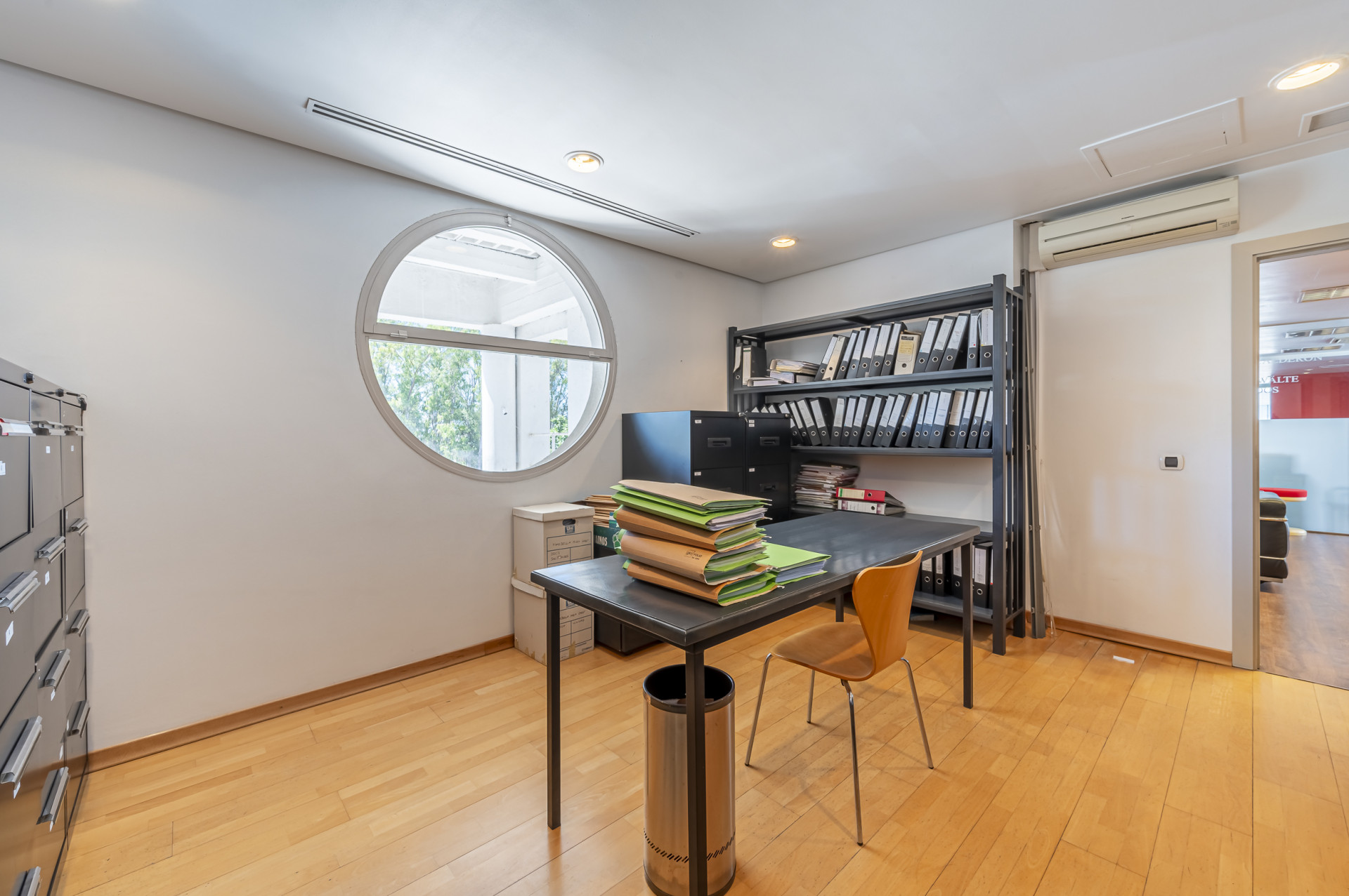 Prime 414m² Commercial Space for Sale in Centro Comercial Guadalmina – Ideal for Co-Working