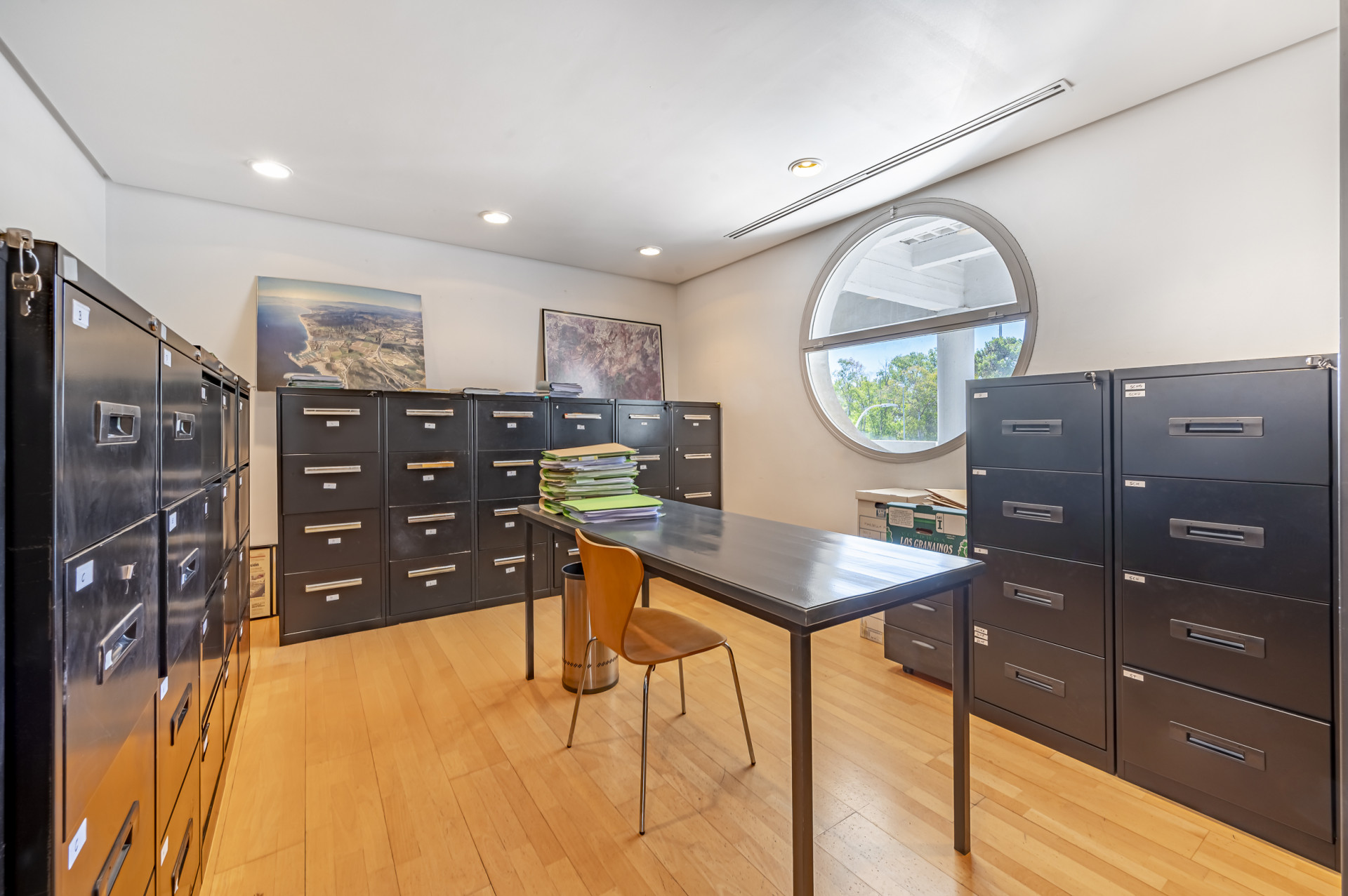 Prime 414m² Commercial Space for Sale in Centro Comercial Guadalmina – Ideal for Co-Working