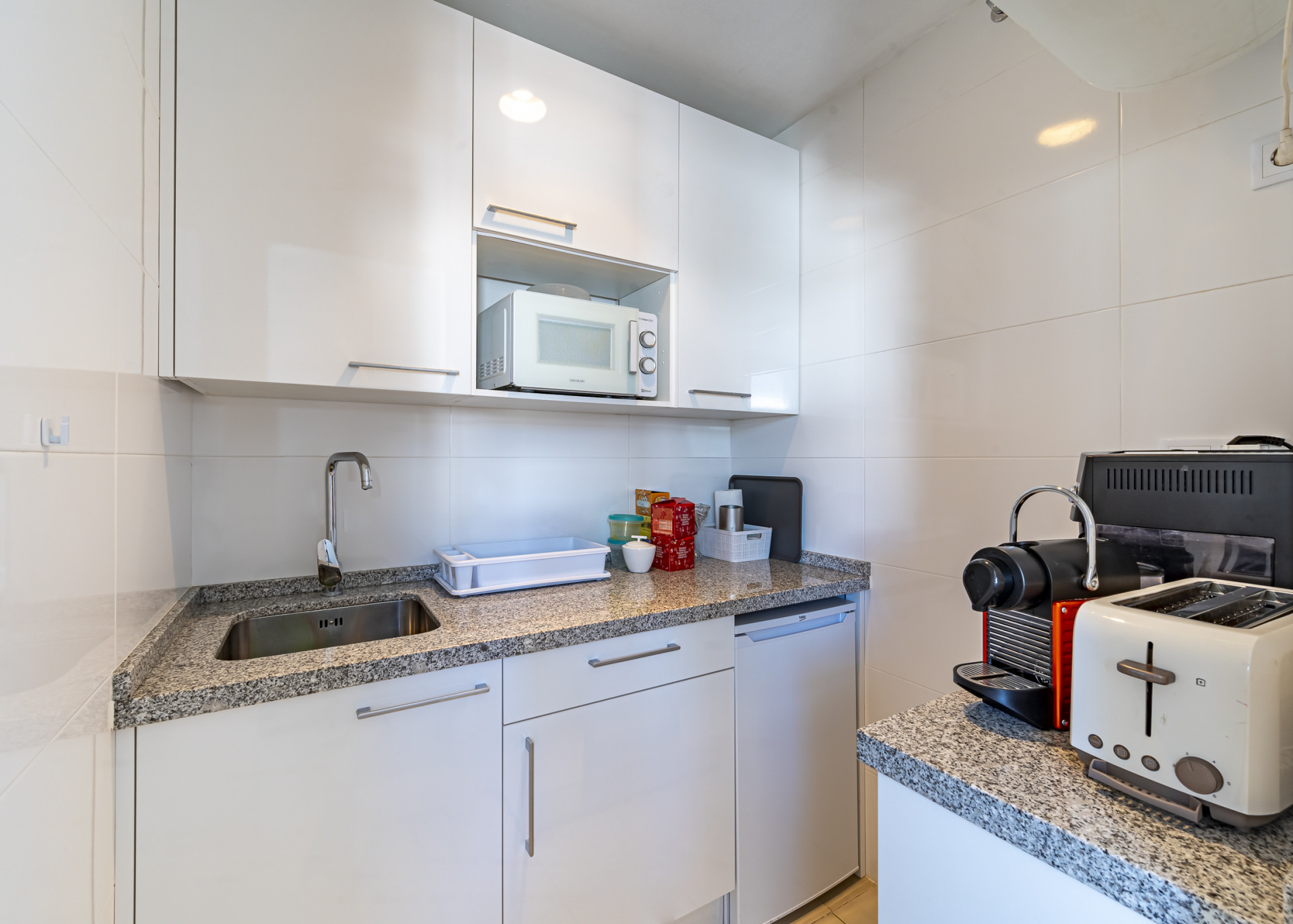 Prime 414m² Commercial Space for Sale in Centro Comercial Guadalmina – Ideal for Co-Working