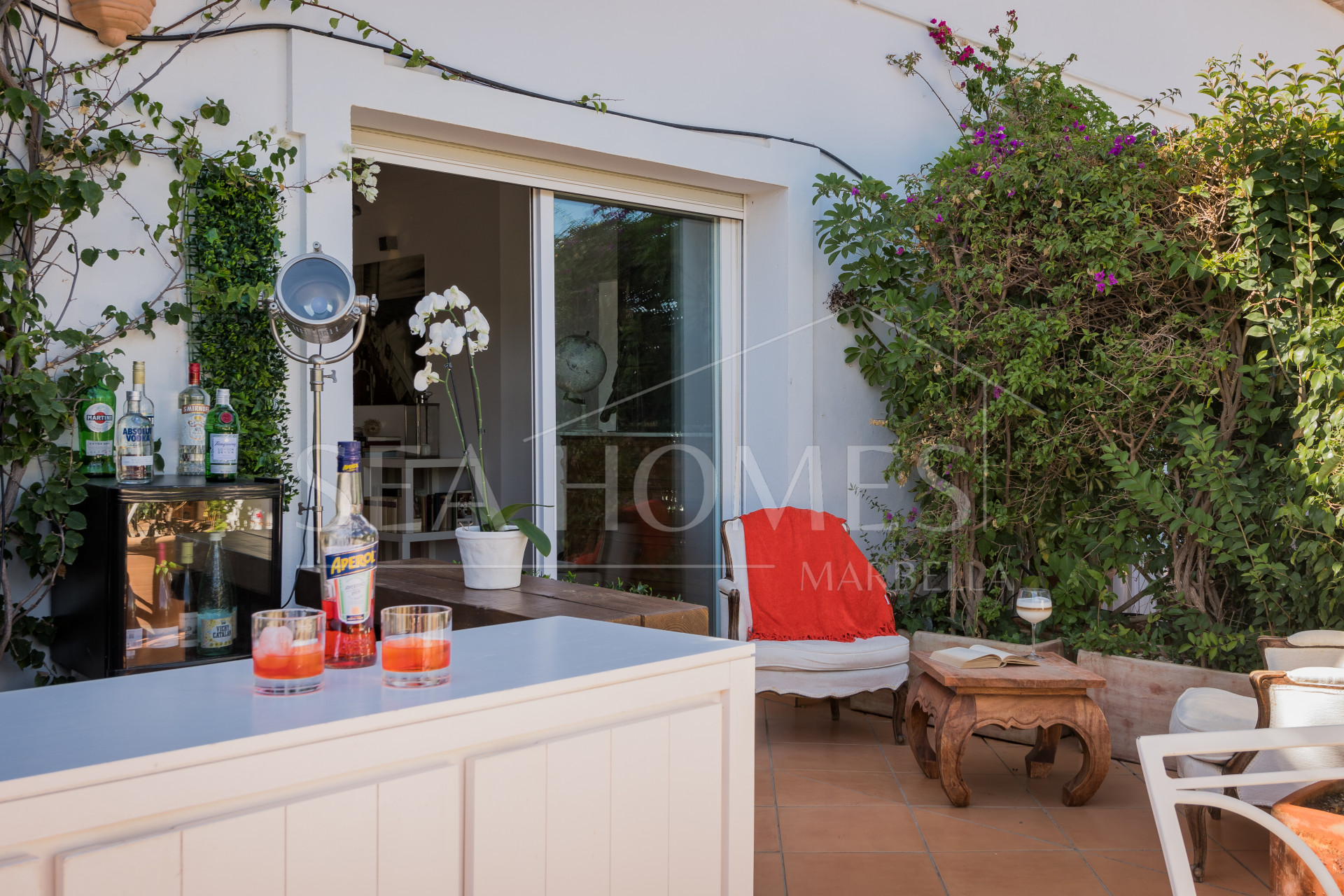 Amazing property with panoramic views!