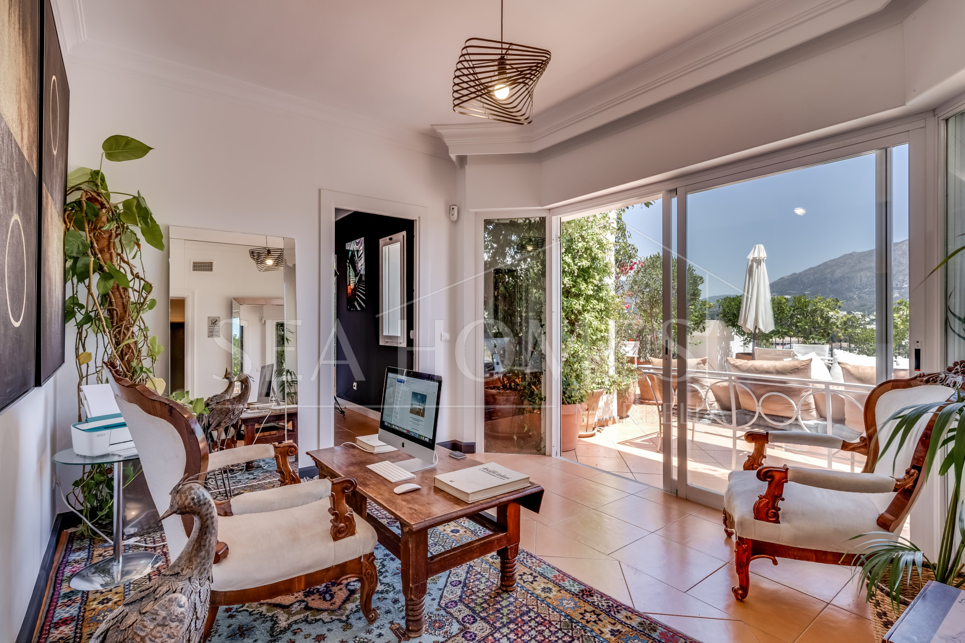 Amazing property with panoramic views!