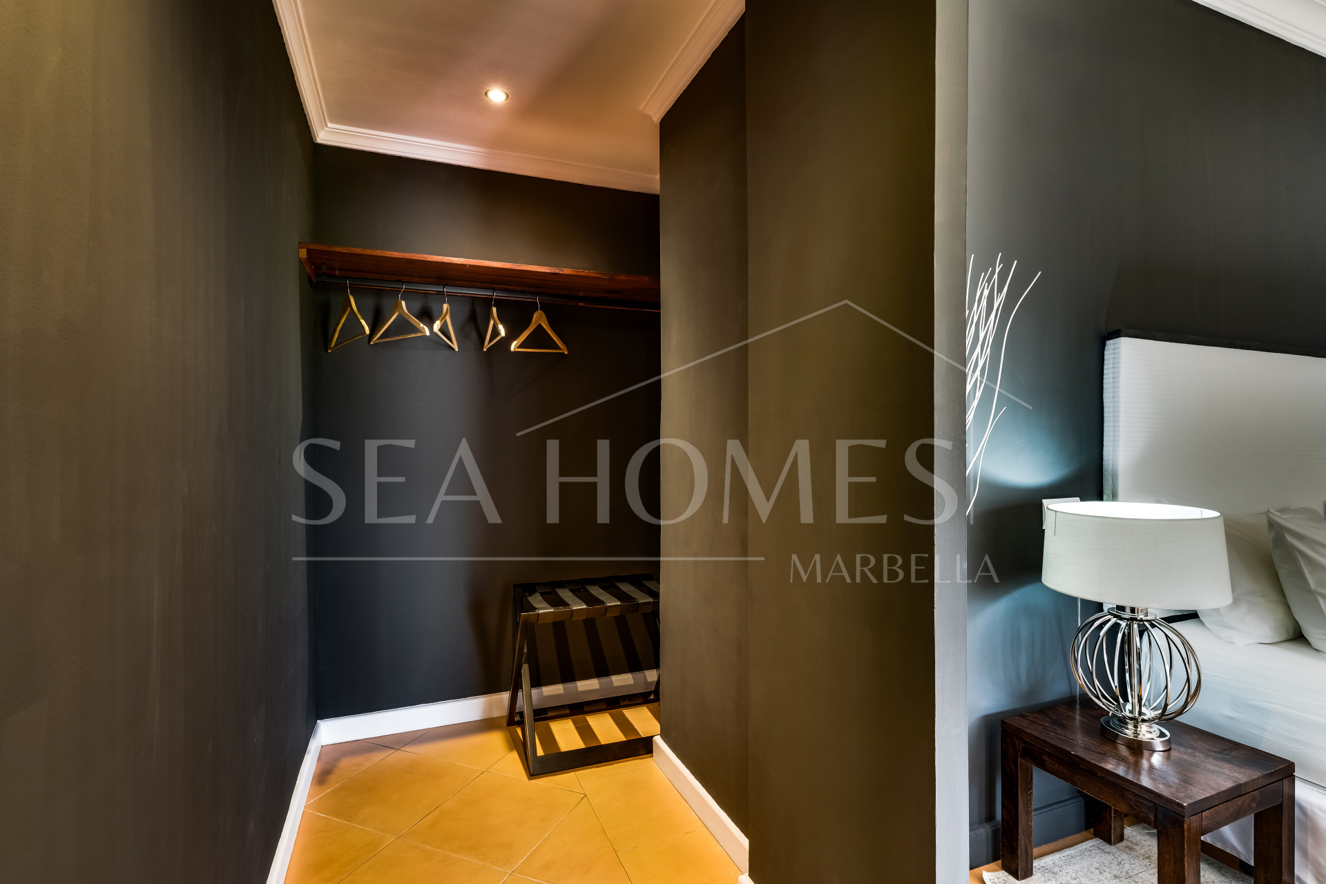 Amazing property with panoramic views!