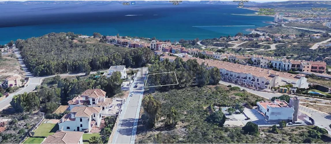 Superb terreno en venta para construir su hogar de ensueño en la calle Tubalitas!