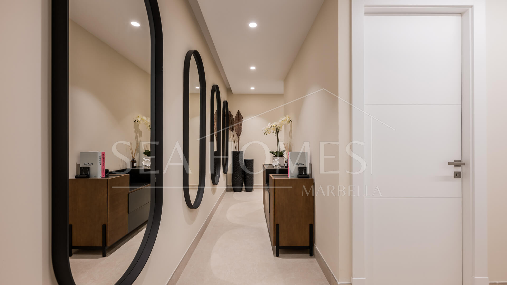Amazing South facing 3 bedroom and 3-bathroom ground floor apartment
