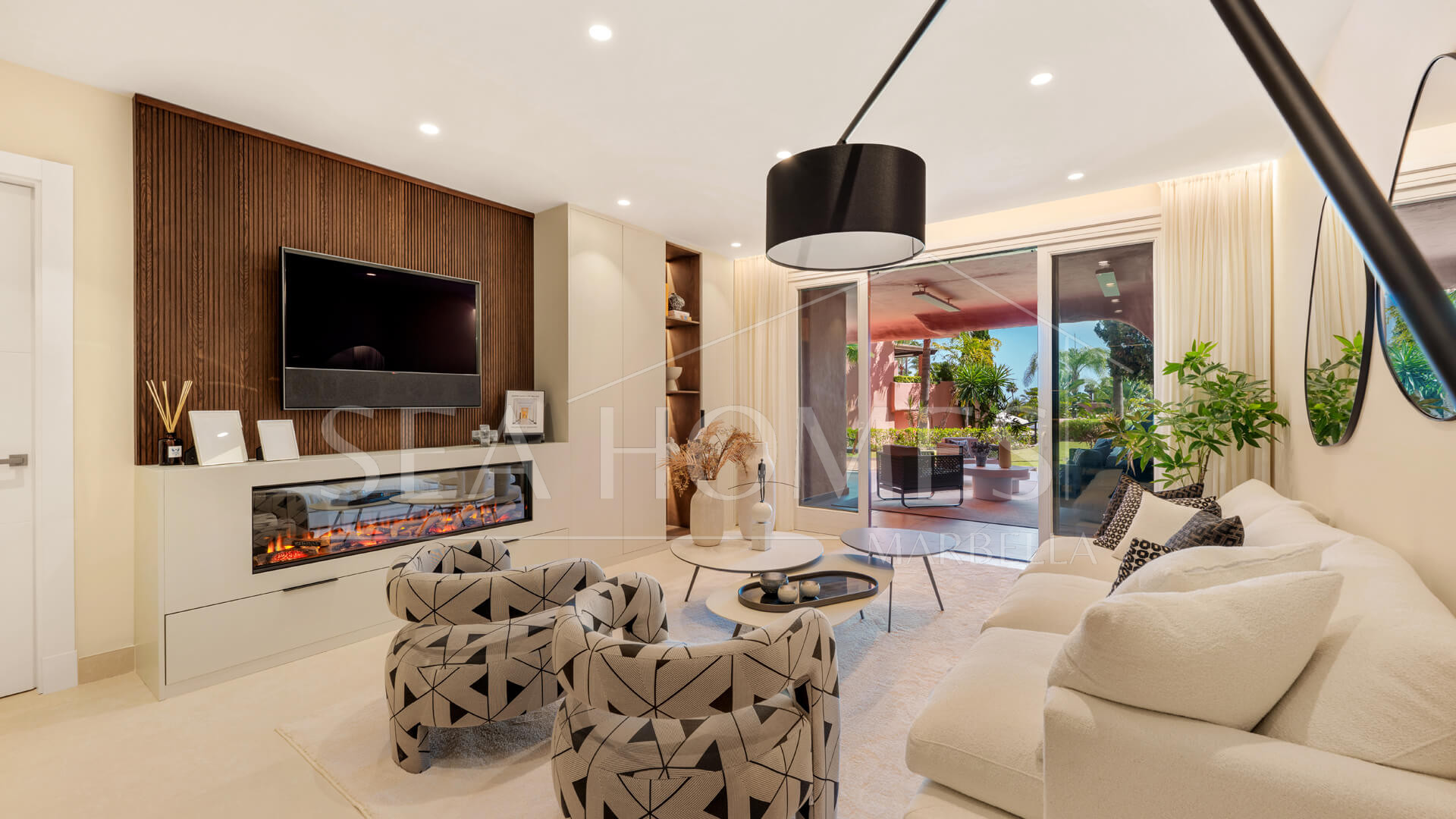 Amazing South facing 3 bedroom and 3-bathroom ground floor apartment