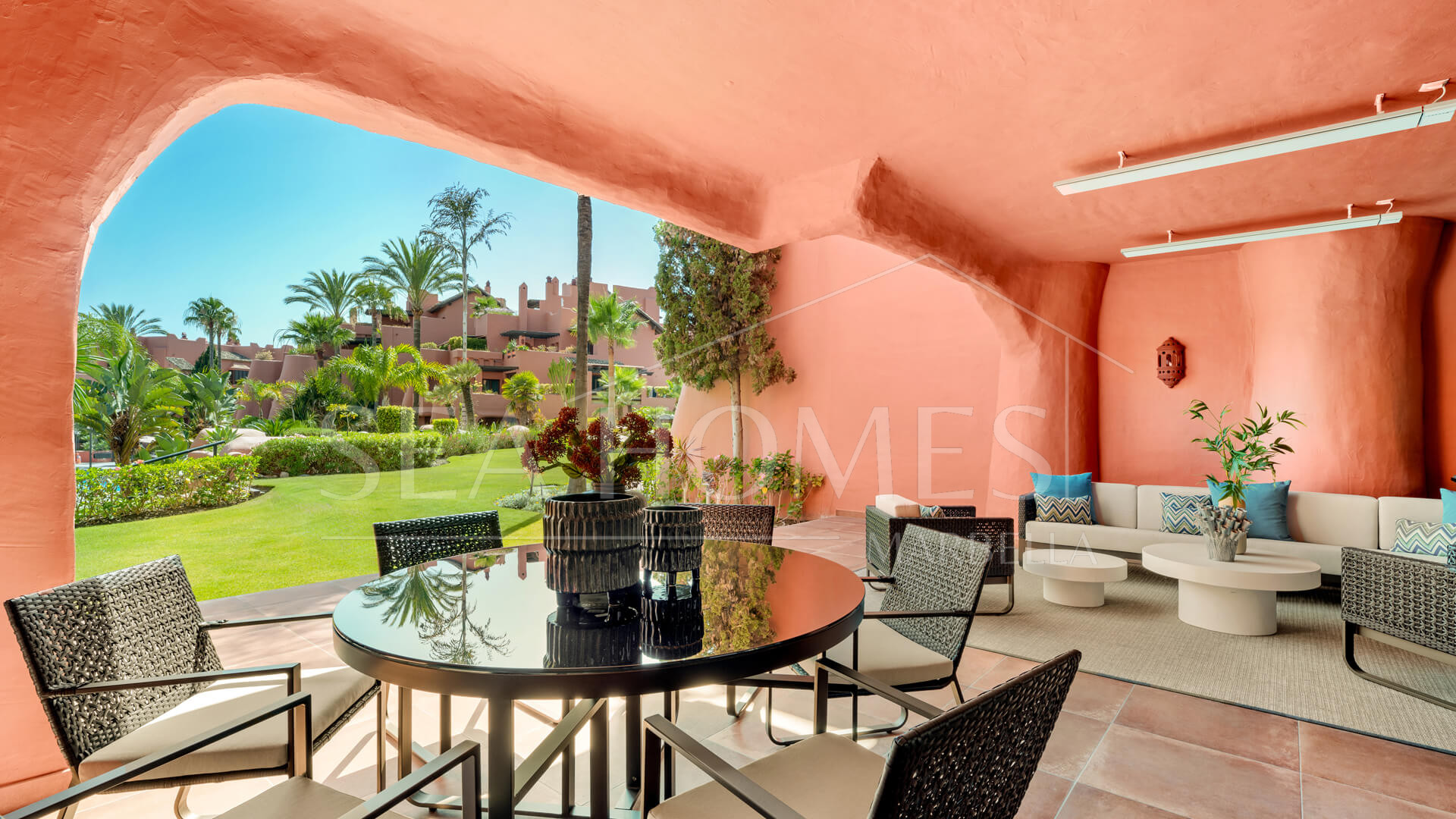 Amazing South facing 3 bedroom and 3-bathroom ground floor apartment