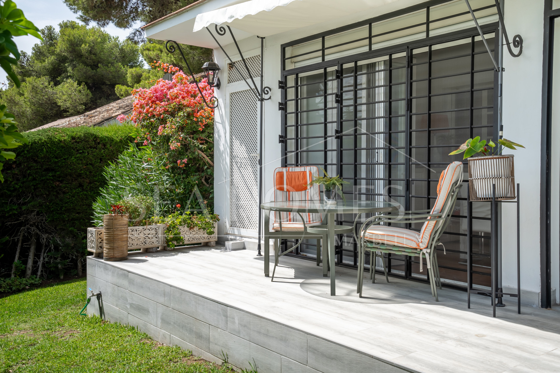 Elegant Ground Floor 3-Bedroom Apartment in Prime Nueva Andalucía Location